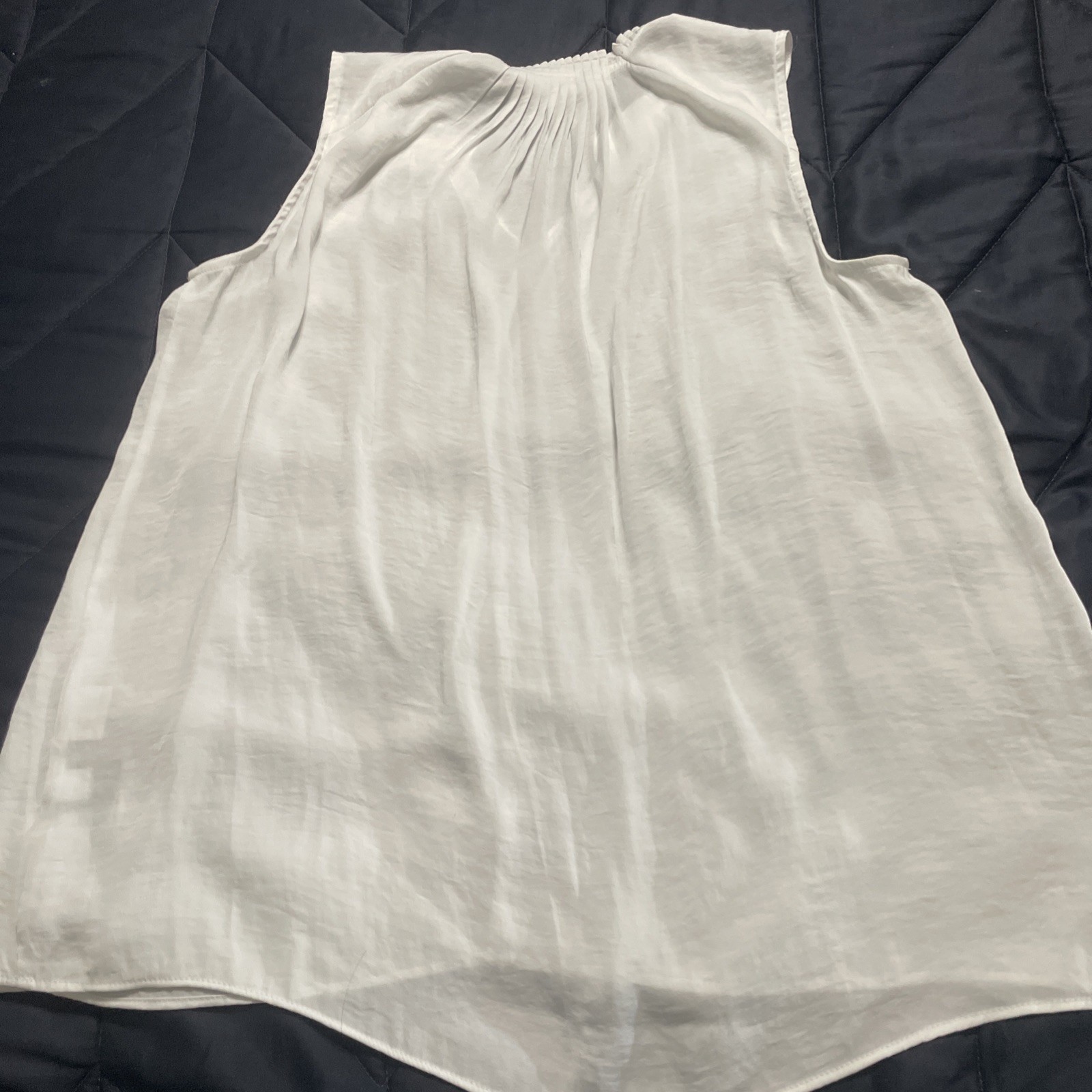 Simply Vera Sleeveless Semi-Sheer White Blouse with Ruched Neckline Sz L