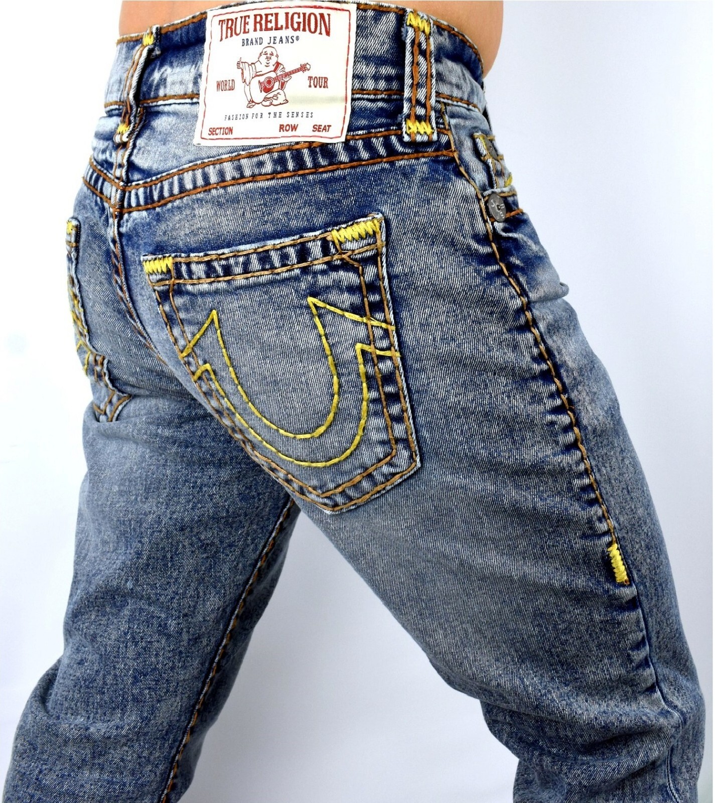 True Religion Men’s Ricky Medium Wash Relaxed Straight Super T Jeans – 107524
