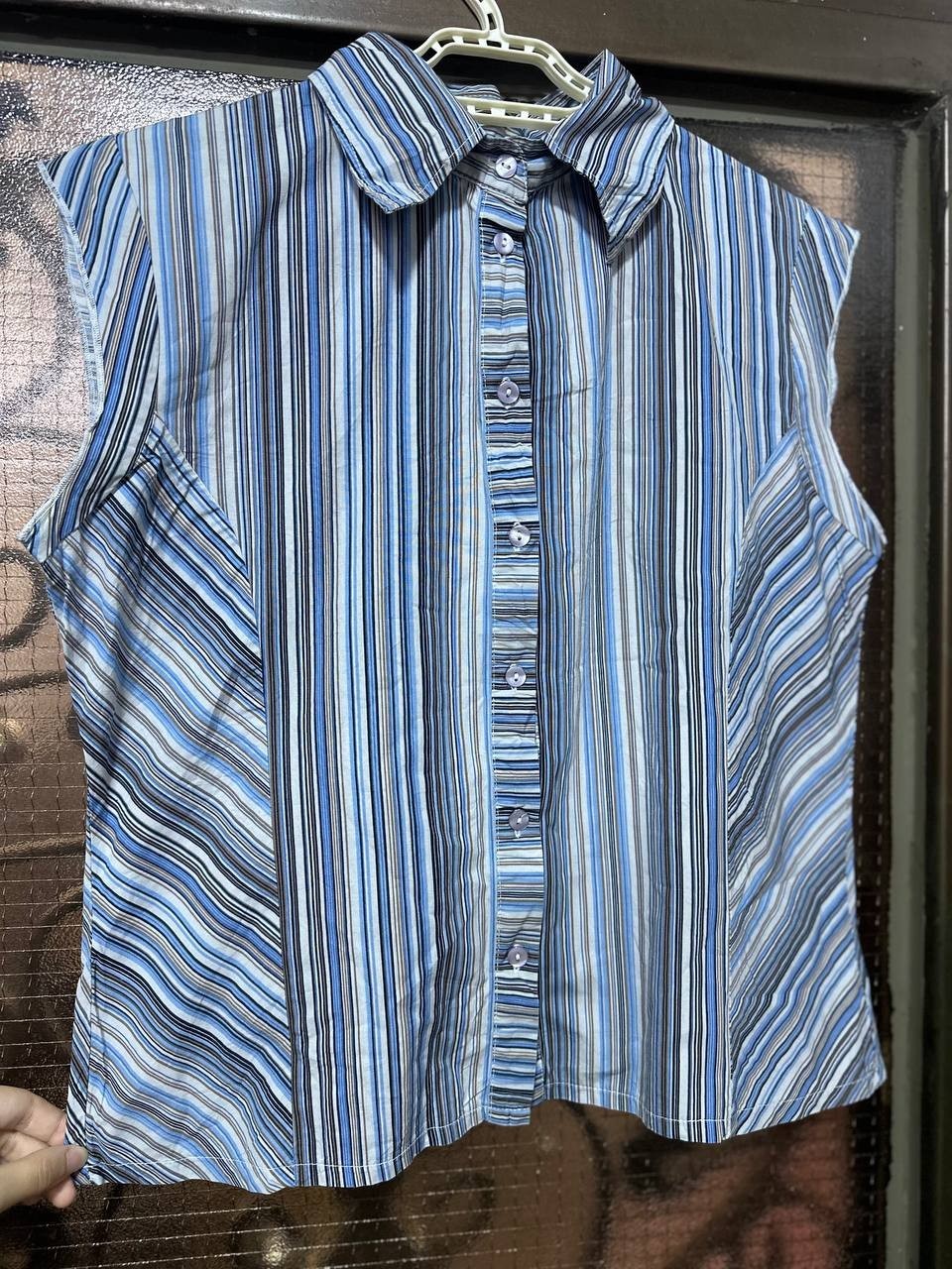 Women’s Blue Striped Sleeveless Button Up Shirt Blouse Top Casual Cute Size 42