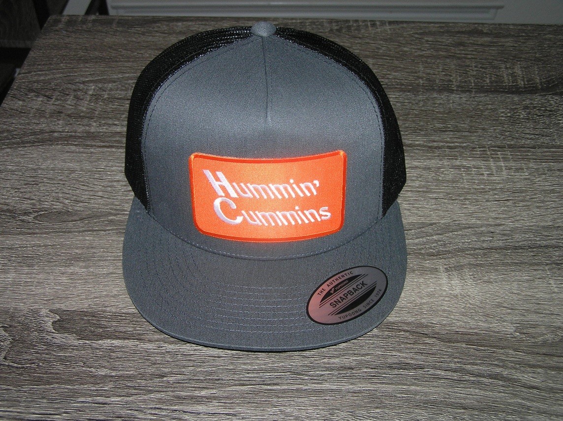 Hummin’ Cummins Patch on Trucker Hat Yupoong Classic 6006 Snapback Grey/Black