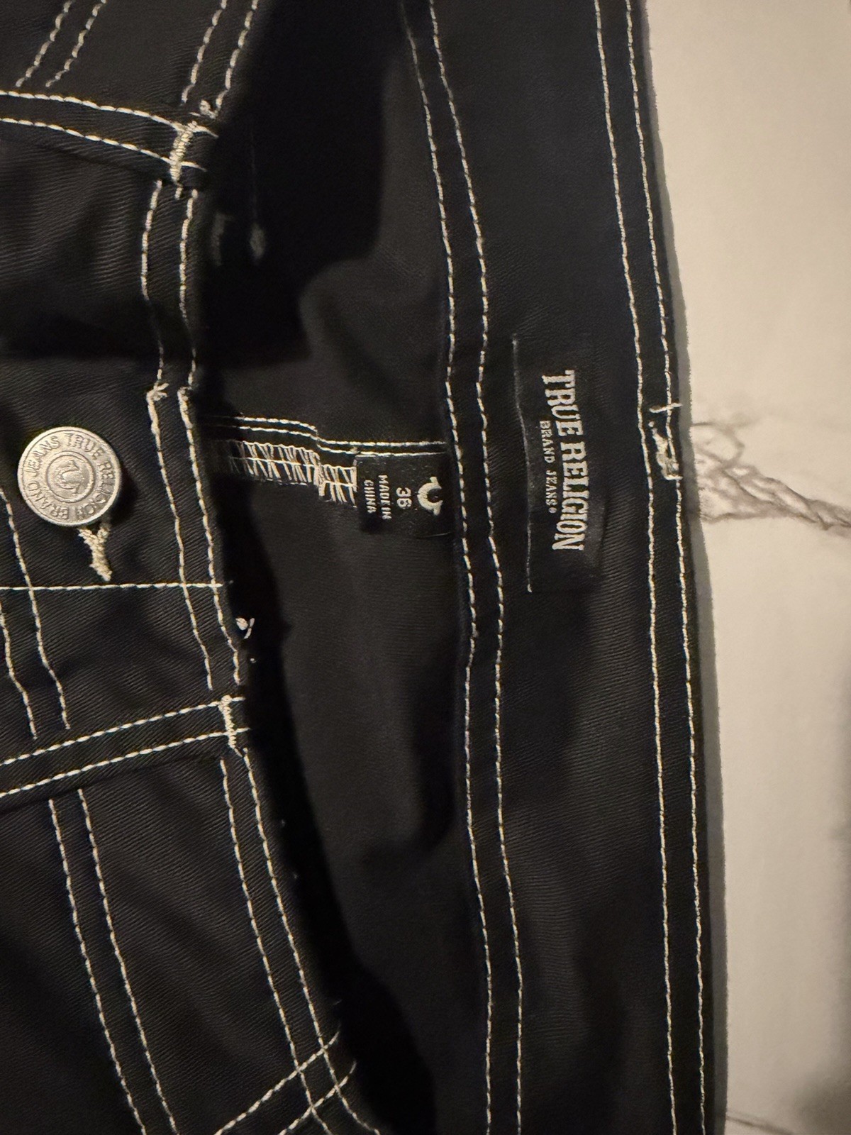 True Religion Men’s Black Cargo Pants 36 Flat Front Button Cargo Pockets Logo