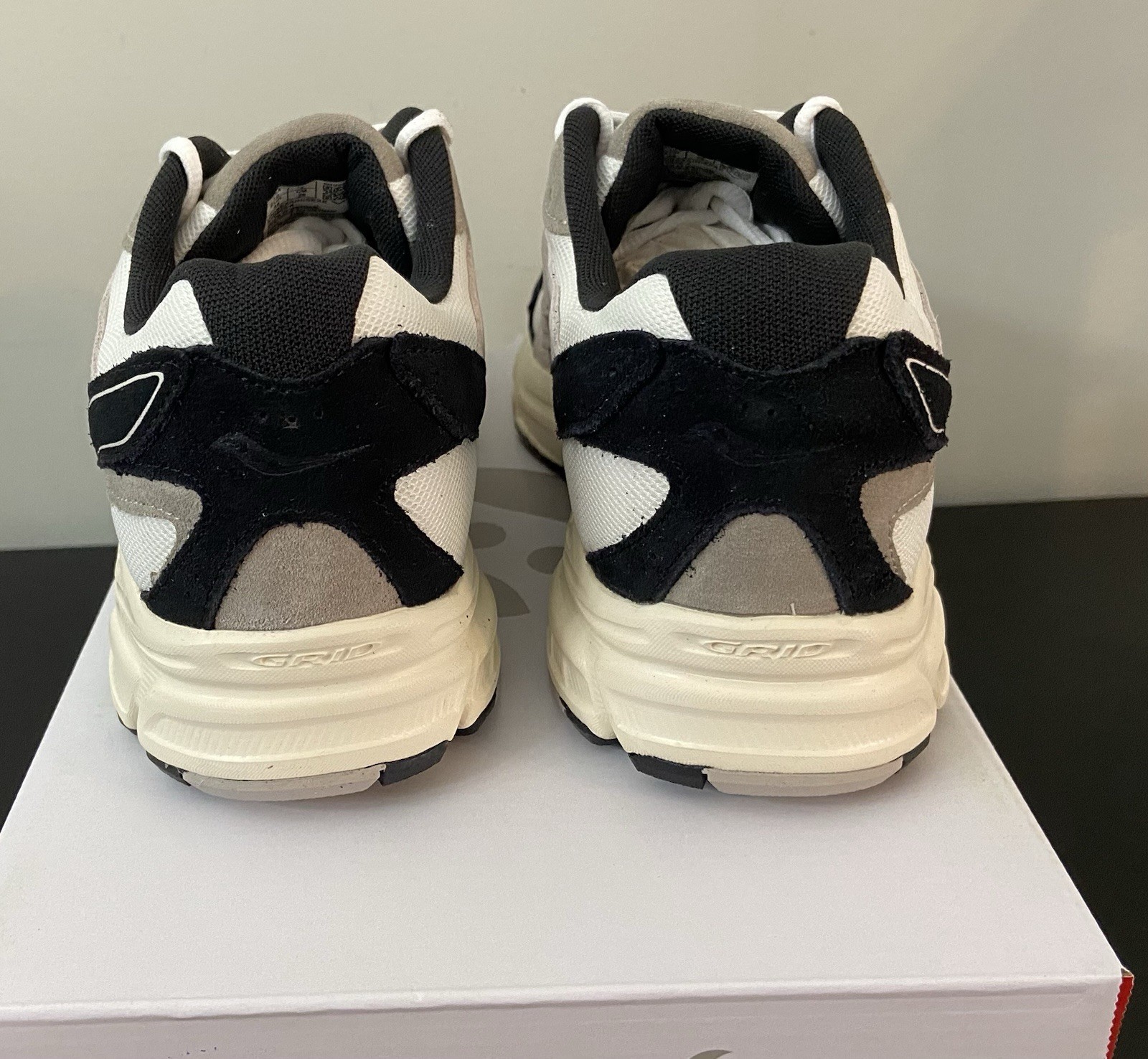 Saucony Grid Ride Millennium Men’s White/Black Size 10 #S70856-4
