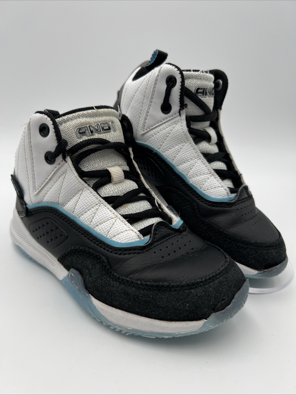 AND1 White, Black & Blue Hightop Lace up Basketball Sneakers Boy’s Size 13 Youth