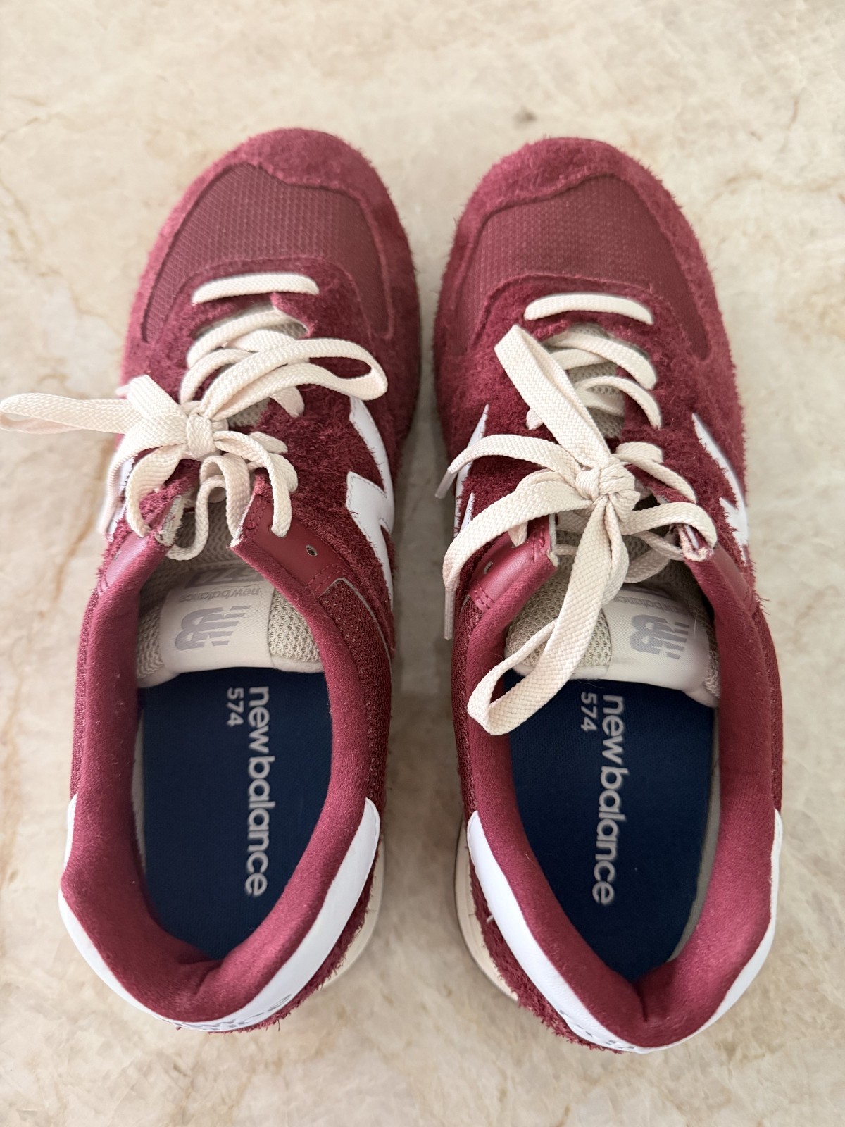 Size 11 Men’s New Balance 574 Sneakers U574RBK Classic Crimson/White/Angora