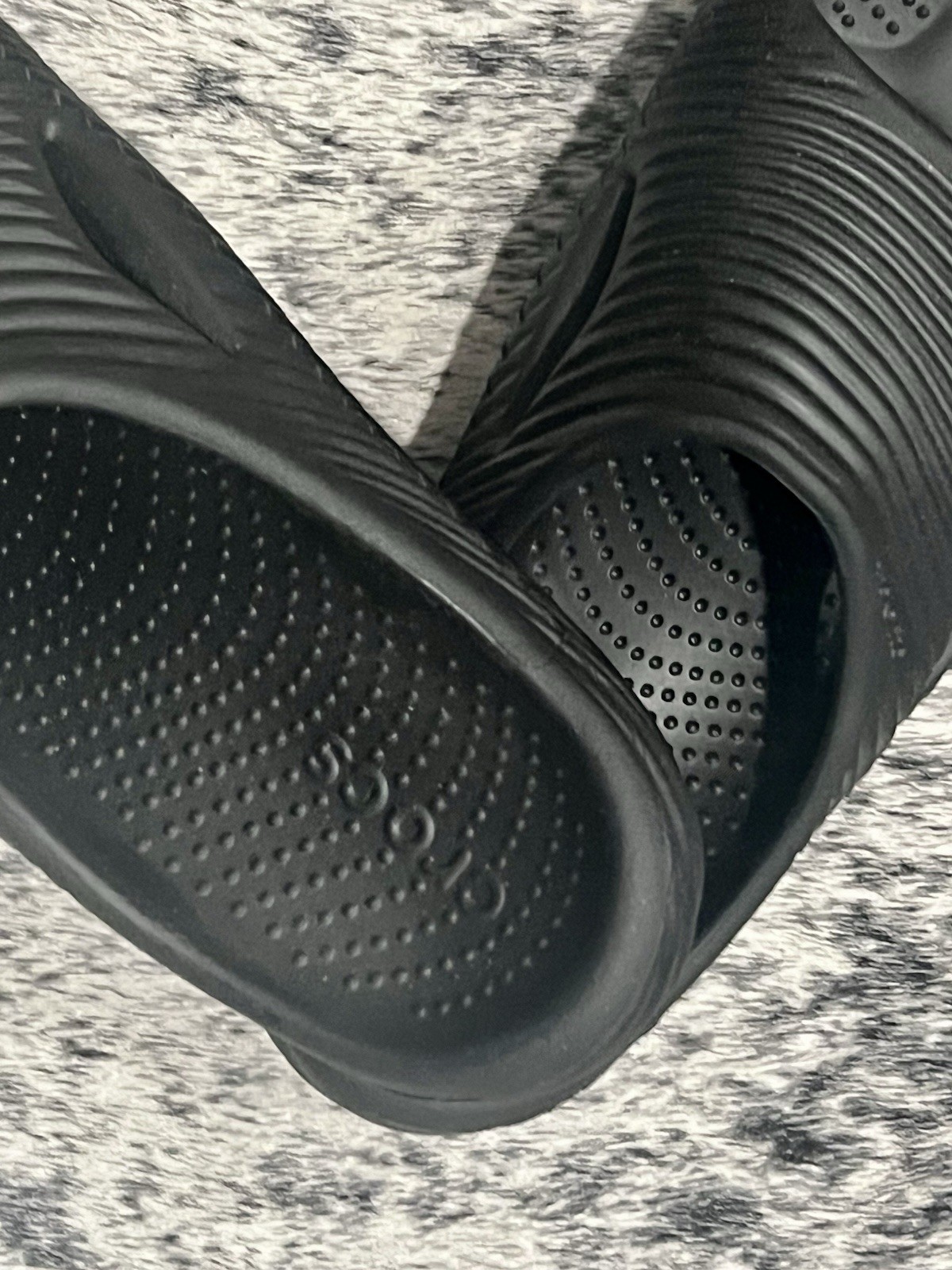 Crocs Slip Ons Unisex Black Size 8