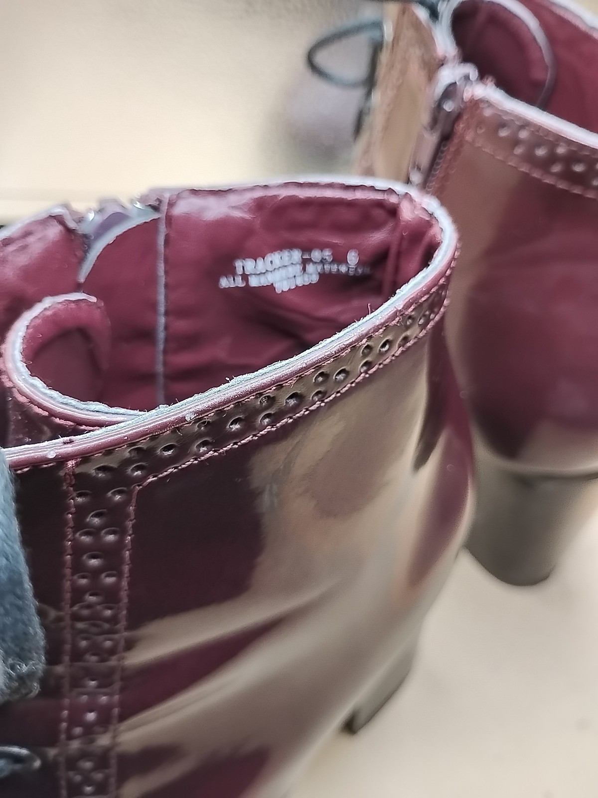 BAMBOO Bootie Sz 6 Tracker -05 701459 Plum Man Made Material Lace Up