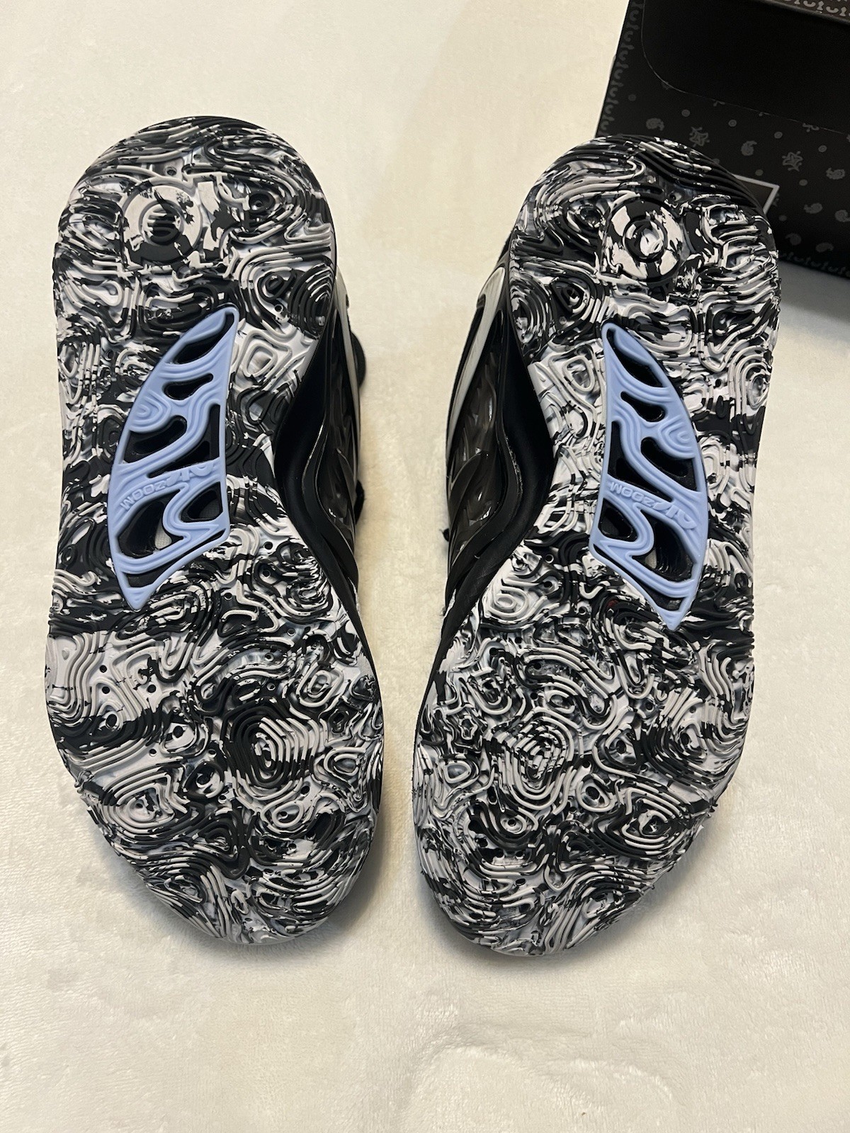 Nike KD 15 TB Refuge Men’s Size 8 White, Black, Royal Tint.
