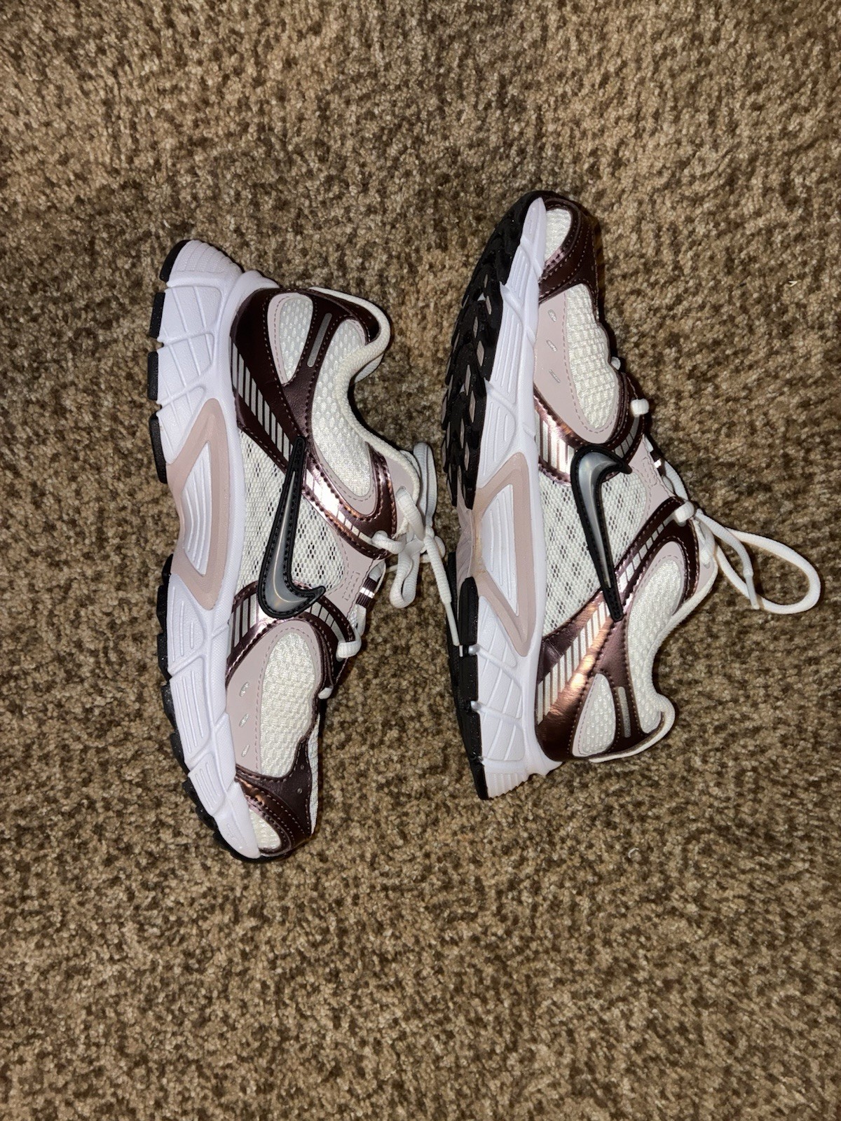 Nike Men’s Low Top Athletic Sneakers Lace Up White Brown Pink Black