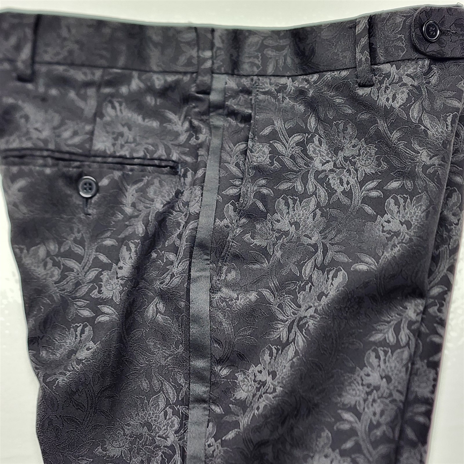 Lineage 38L 30×34 Black Jacquard Floral 2Btn 2Piece Tuxedo Mens Suit
