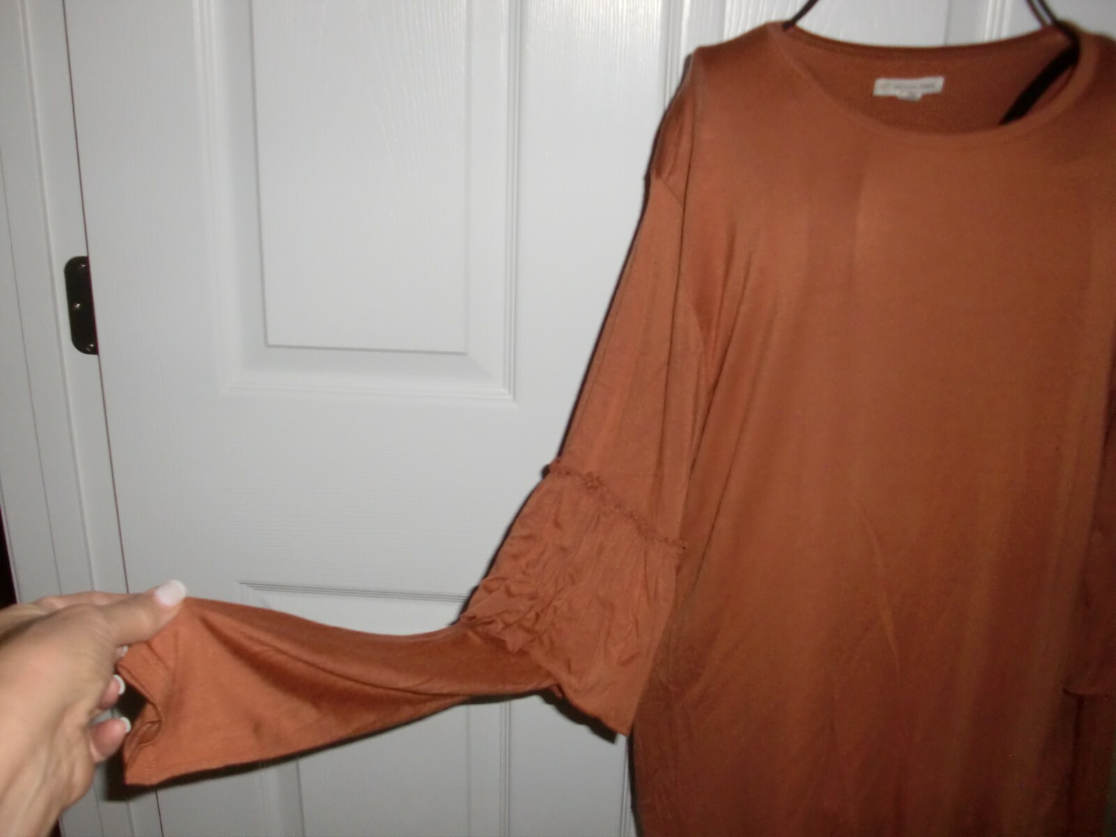 JUNIOR’S~TUCKER+TATE~95%VISCOSE/5%SPANDEX~RUFFLED LONG SLEEVE~TOP Size XL(14-16)