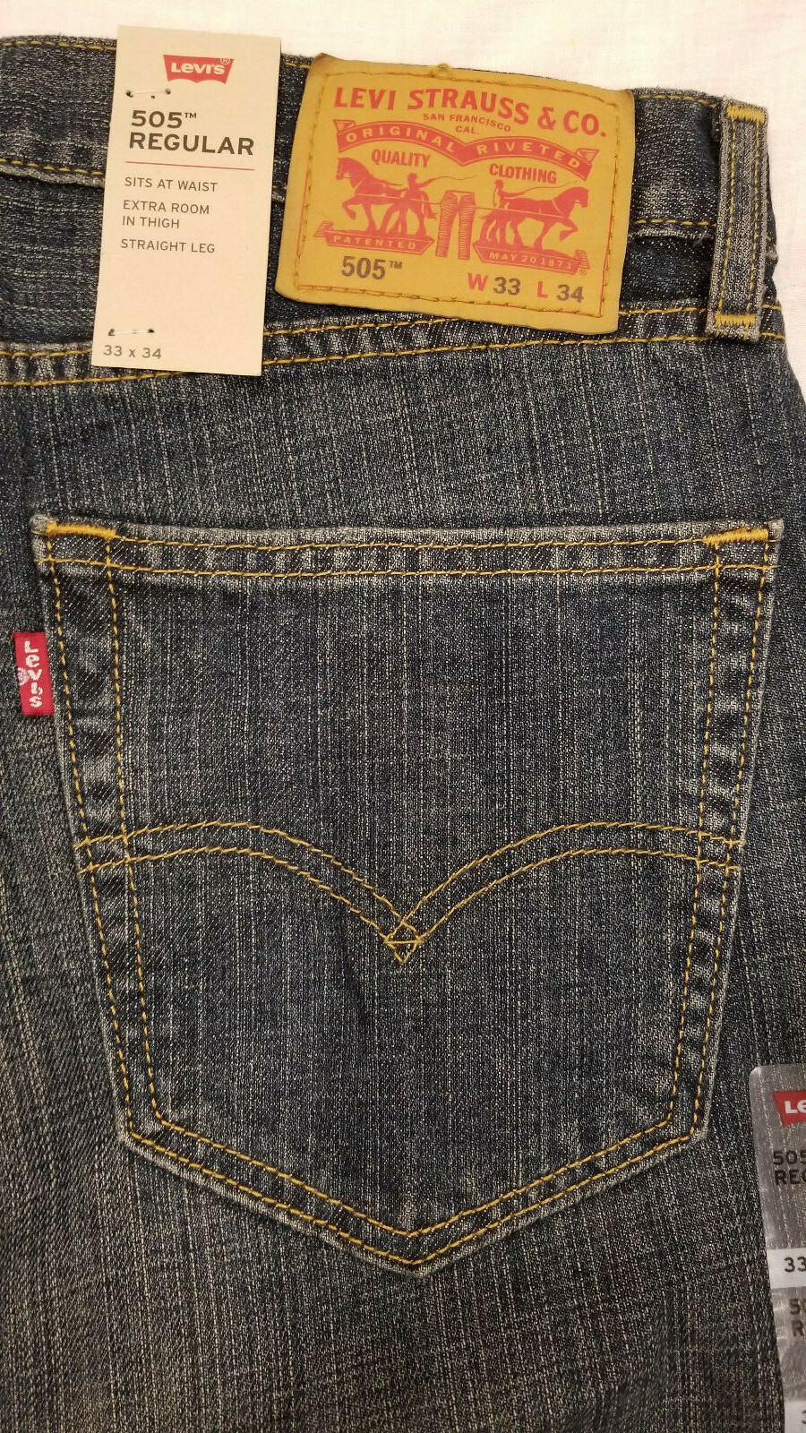 Levi’s 505 Men’s Regular Fit Jeans Range Size: 31,32,33,34,36,38,40 #005052765