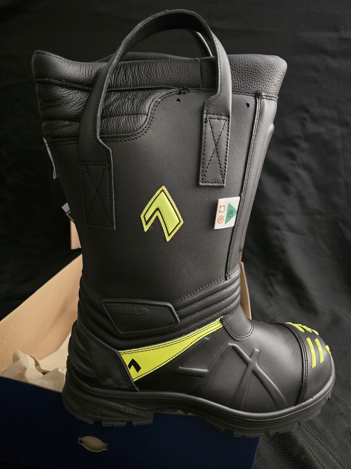 Haix Mens US 9 EXTRA WIDE Fire Eagle Air Boots – Black
