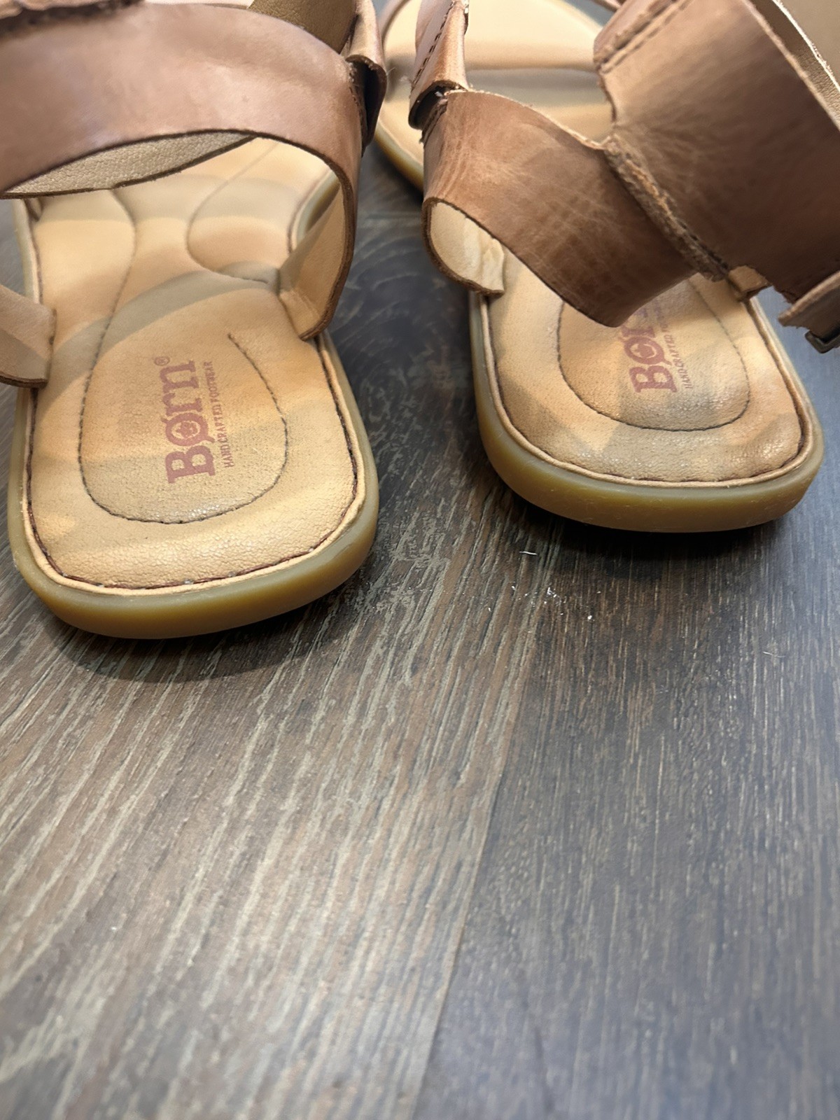 Born Leah Leather Strappy OPEN-TOE FLATS SANDALS 10 M, Tan w/box