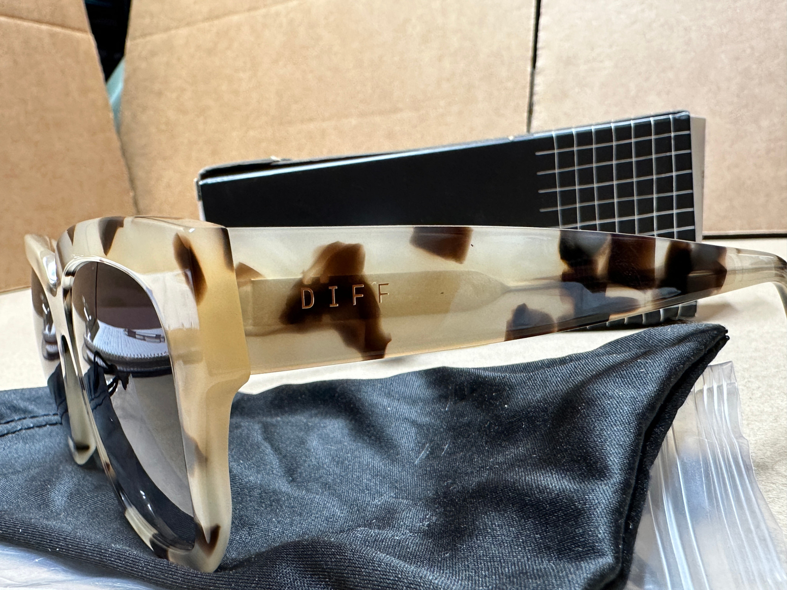 Diff Eyewear Bella II CT-GG171 Sunglasses Cream Tortoise w/ Grey Gradient Lenses