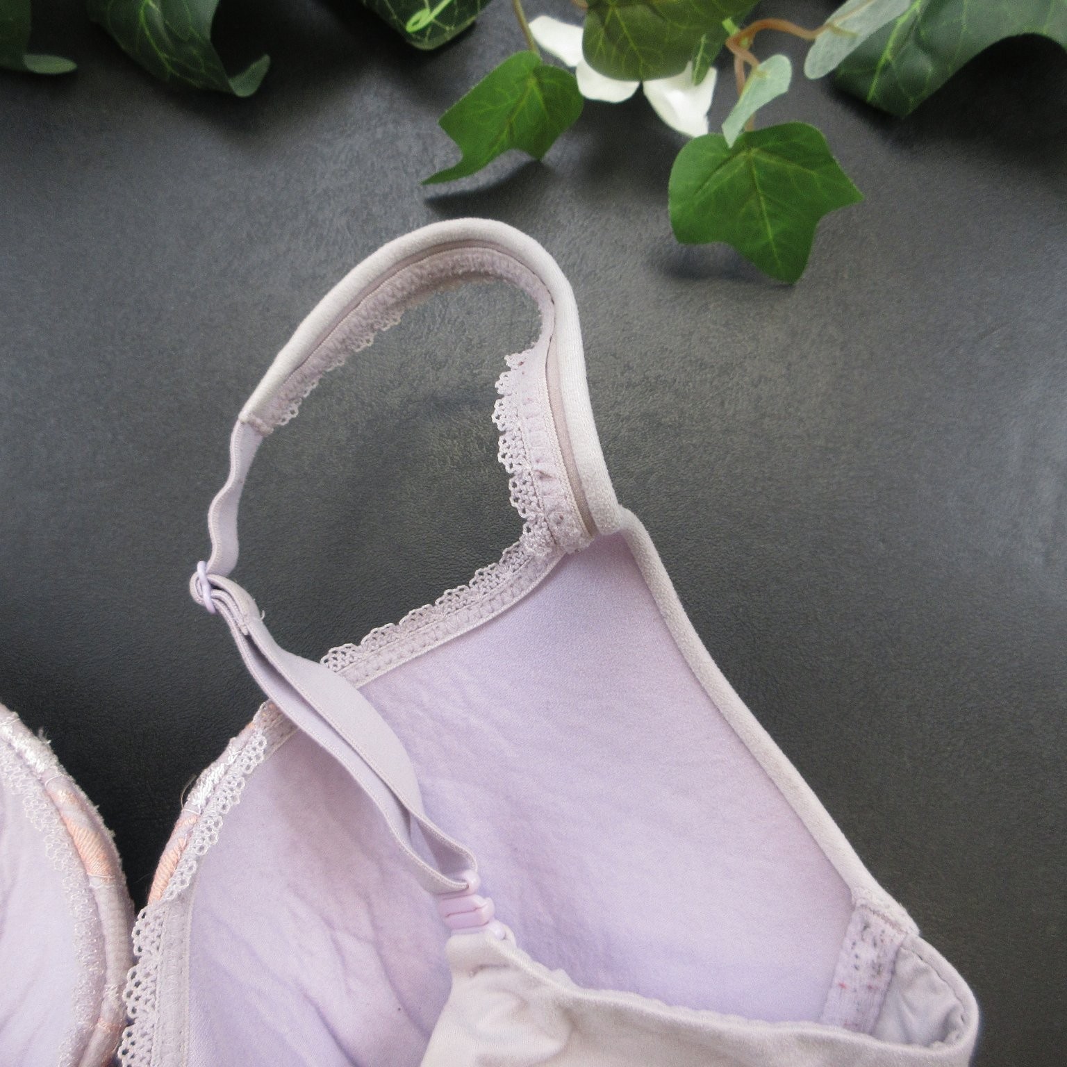 Victoria’s Secret Women’s Bra 32DD Lavender Peach Lace Padded Underwire