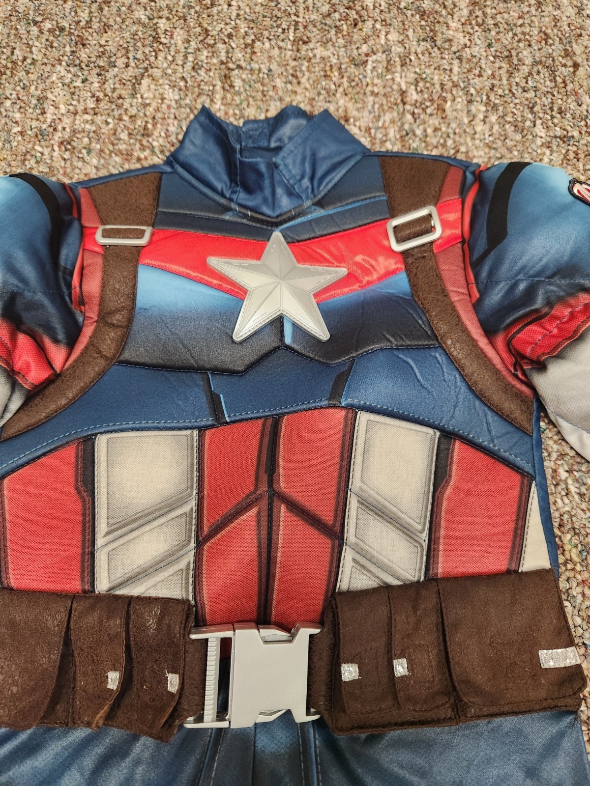 Authentic DISNEY Marvel Avengers Captain America Costume Size 5/6 Children