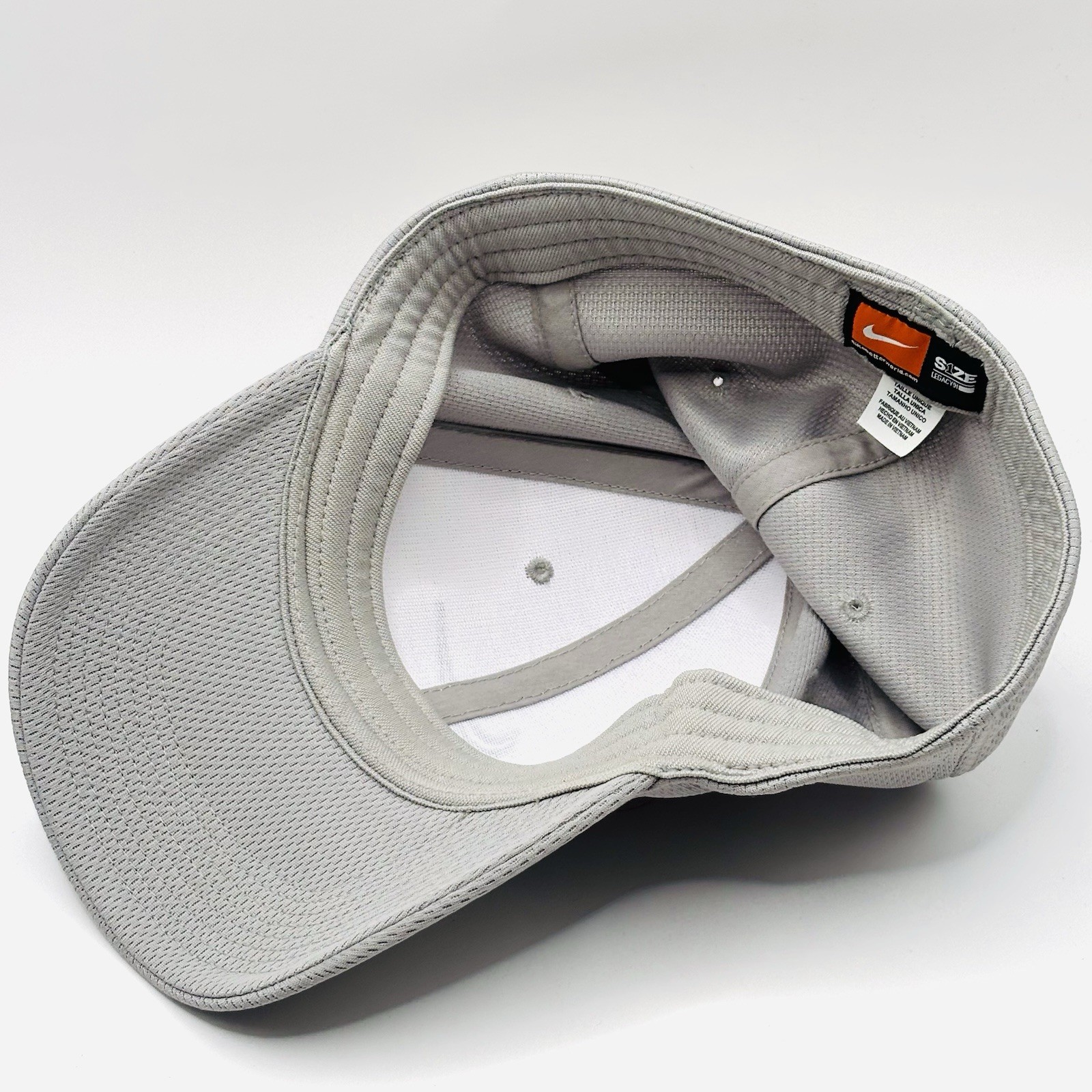 NIKE Legacy91 Dri-Fit Adjustable Unisex Gray Baseball Golf Cap Hat One Size