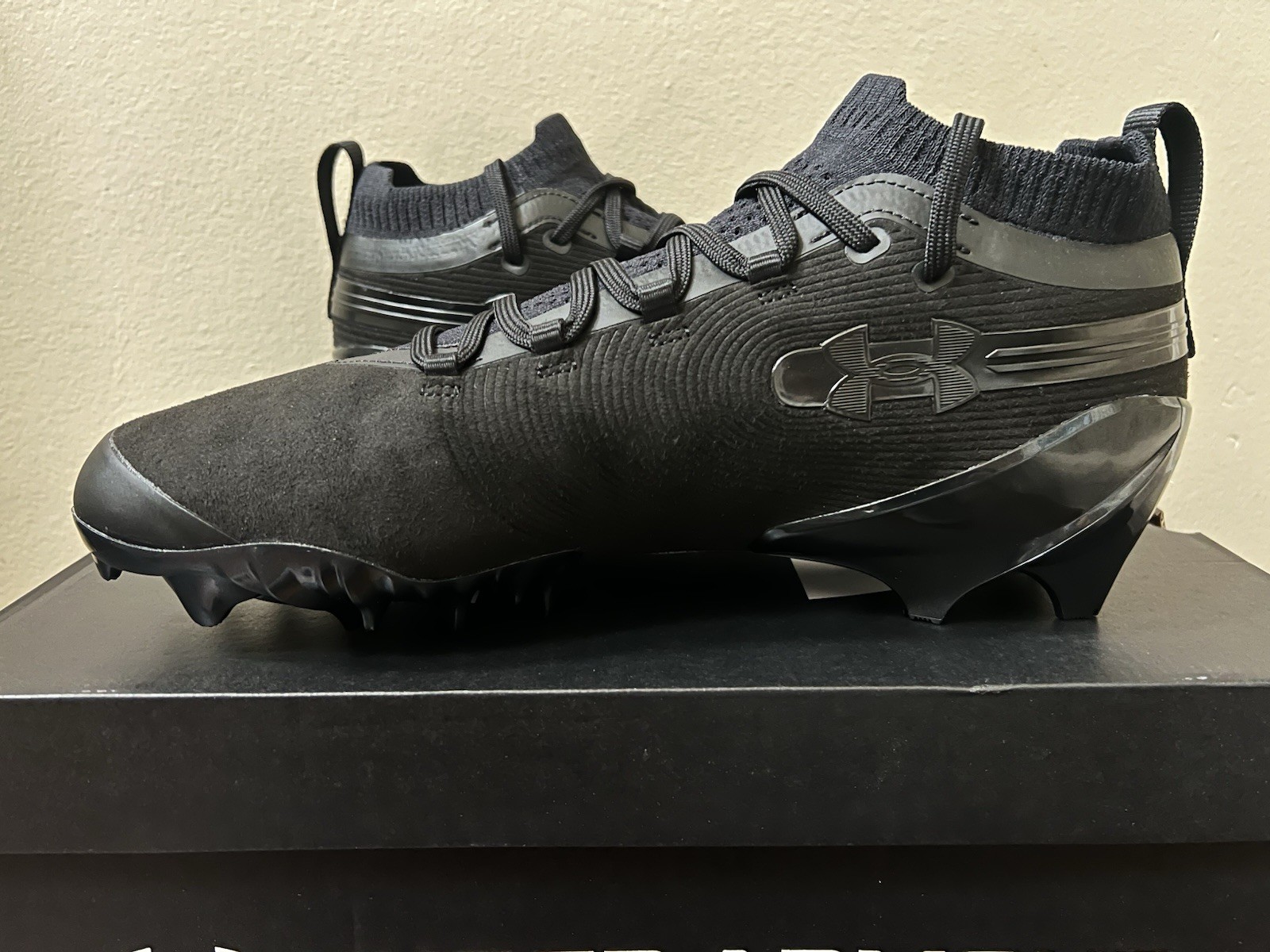 Under Armour Spotlight Pro Suede Football Cleats Black 6000074-001