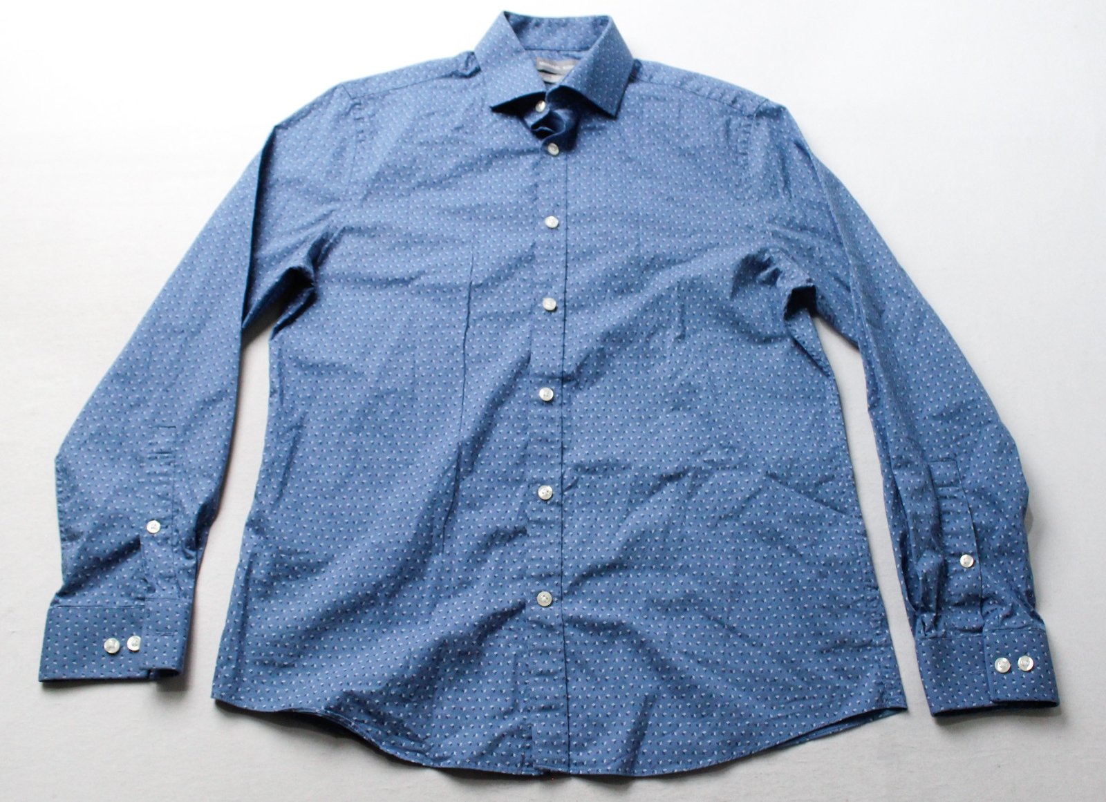 Michael Kors Men’s Slim Fit Untucked Length Button-Up Shirt NC3 Blue 15.5/Medium