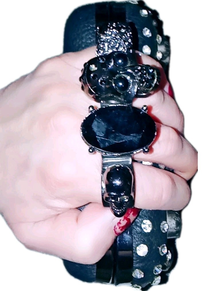 Skull Four Ring Clutch