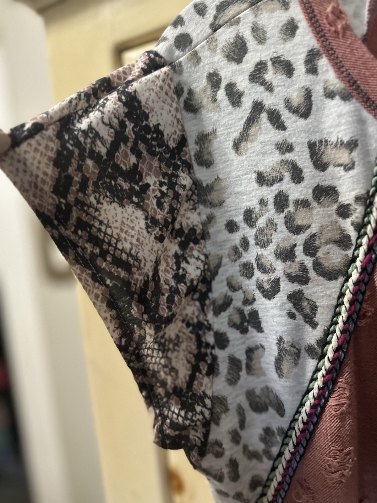 BIBI Distressed Patchwork Raglan Tee Med Leopard Snake Print Braided Trim Mauve