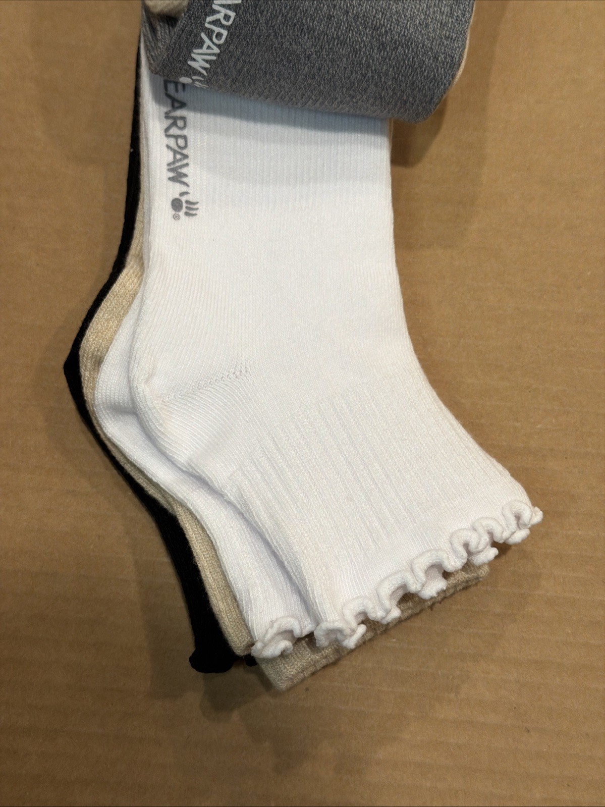 BEARPAW Super Soft Ruffle Support Anklet Socks Beige/Grey/White/Black – 5 Pair