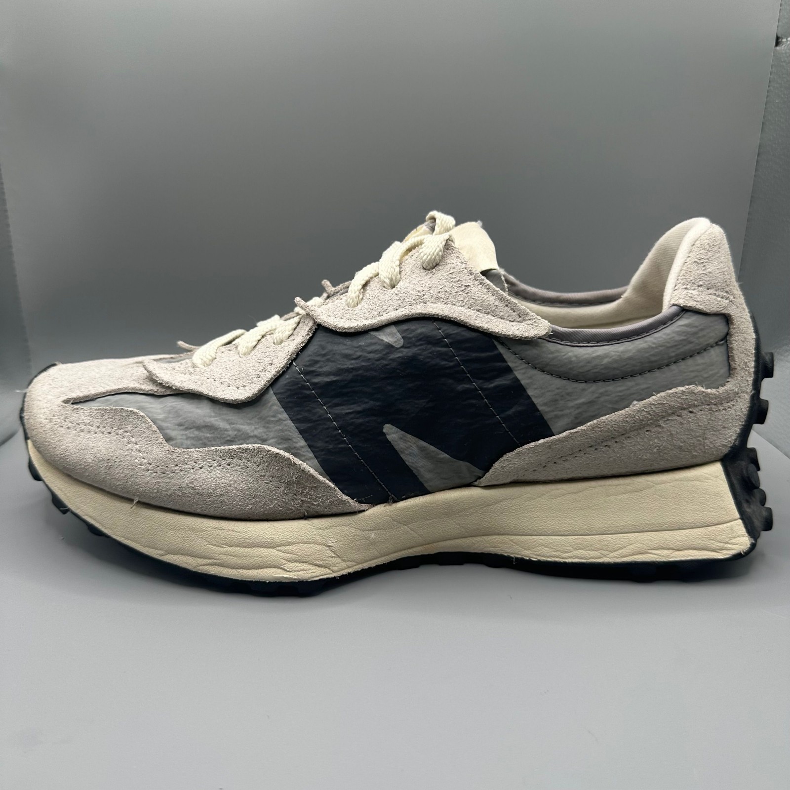 New Balance 327 Men Size 9.5 D Grey Matter Shoes Sneakers U327WCA