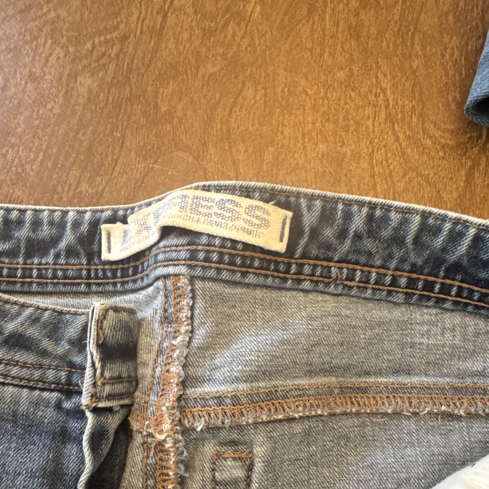 Express Precision Fit Women’s Flare Jeans Size 7/8R Blue Light Wash Mid Rise
