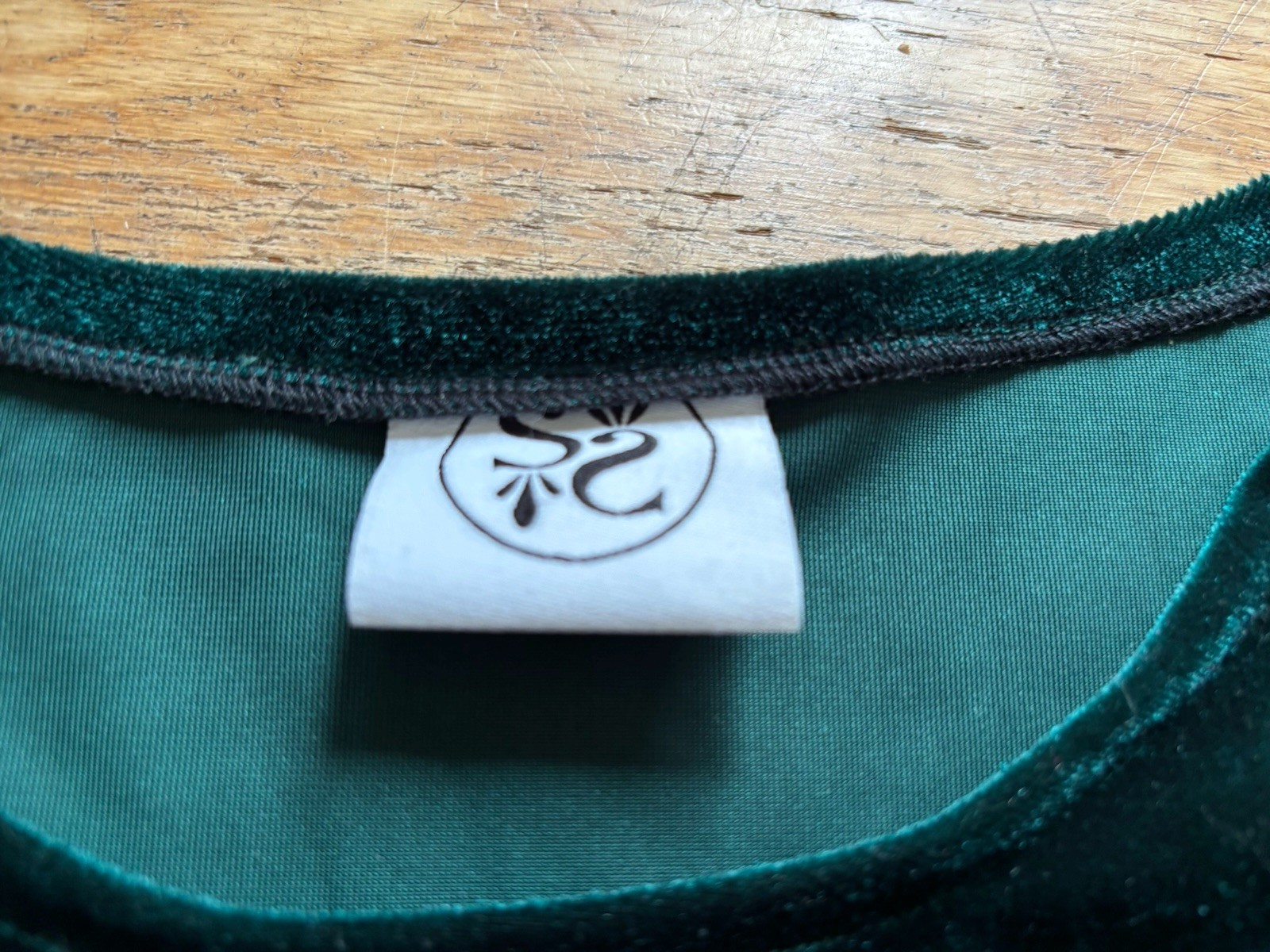 Soleil Store Handmade Dark Green Velvet Bell Crop Top – Size 6