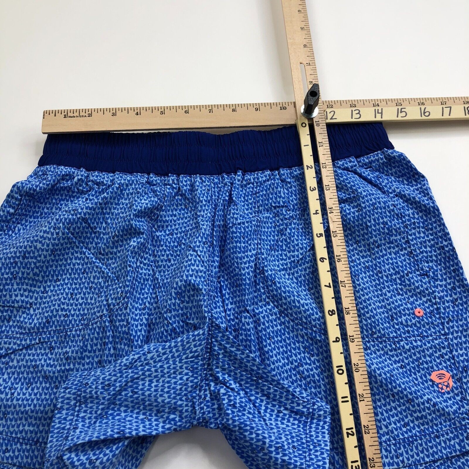 Mountain Hardwear Medium (Fit 28 In) Outdoor Athleisure Shorts All Over Print