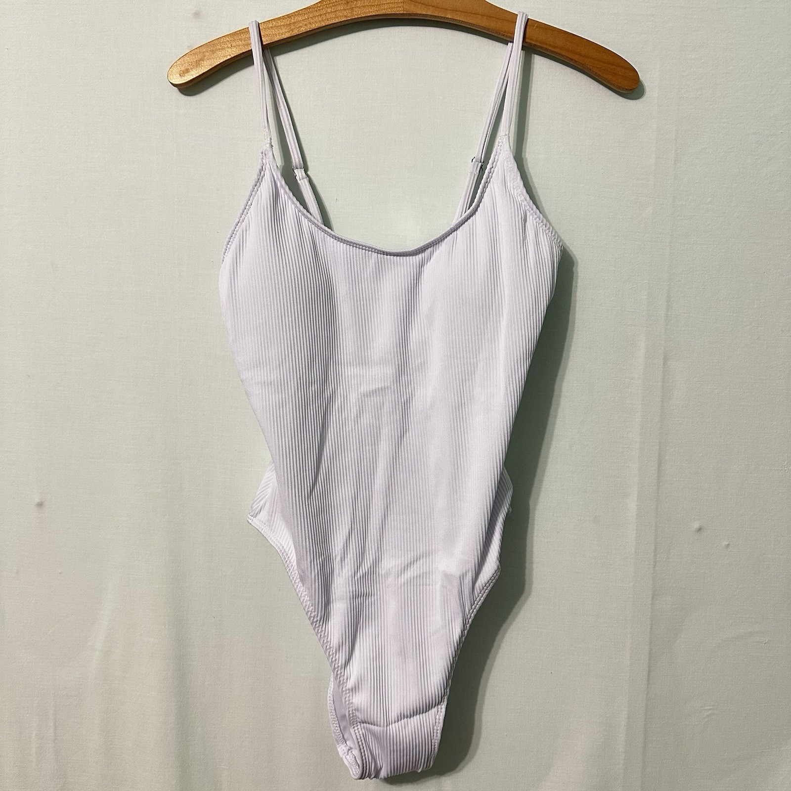 Unbranded White 1 Piece Swimsuit Adj Strap Textured Women Med Lined Beach Cruise