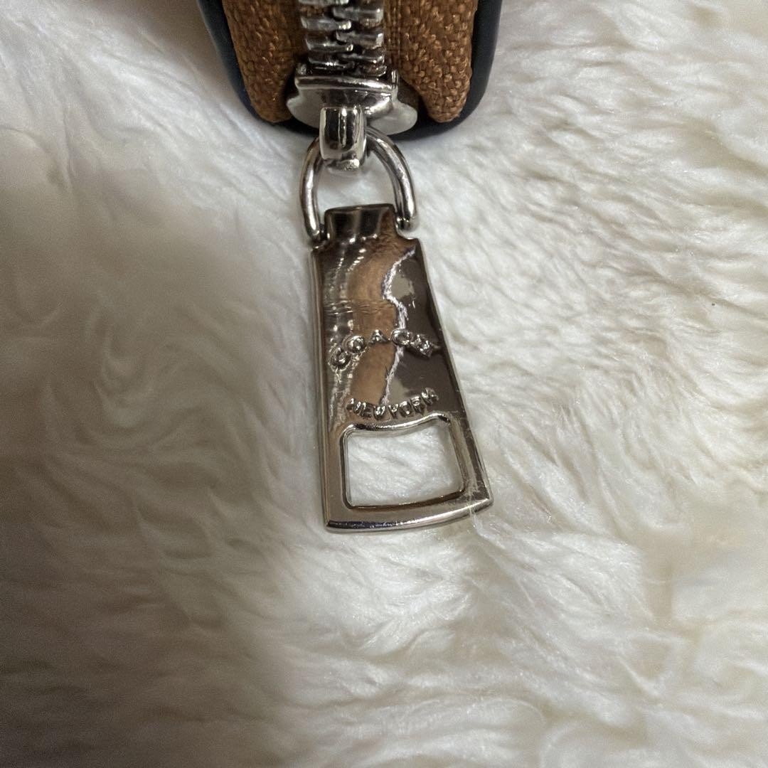 Excellent Condition Coach Peanuts Snoopy Collaboration Leather Round Zip Long Wa