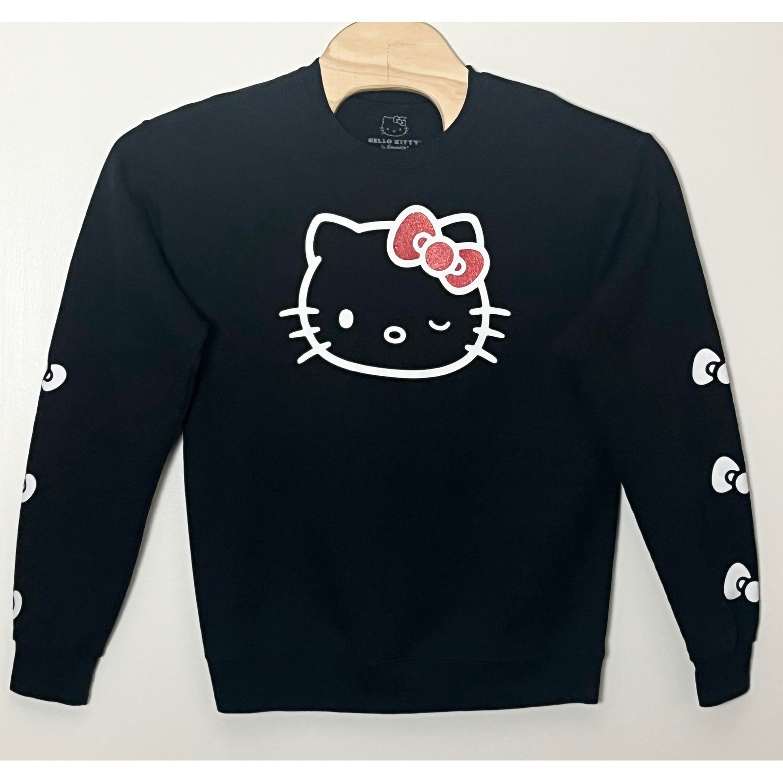 Sanrio Hello Kitty Sweatshirt Mens Small Black Winking Glitter Bow Anime Cartoon