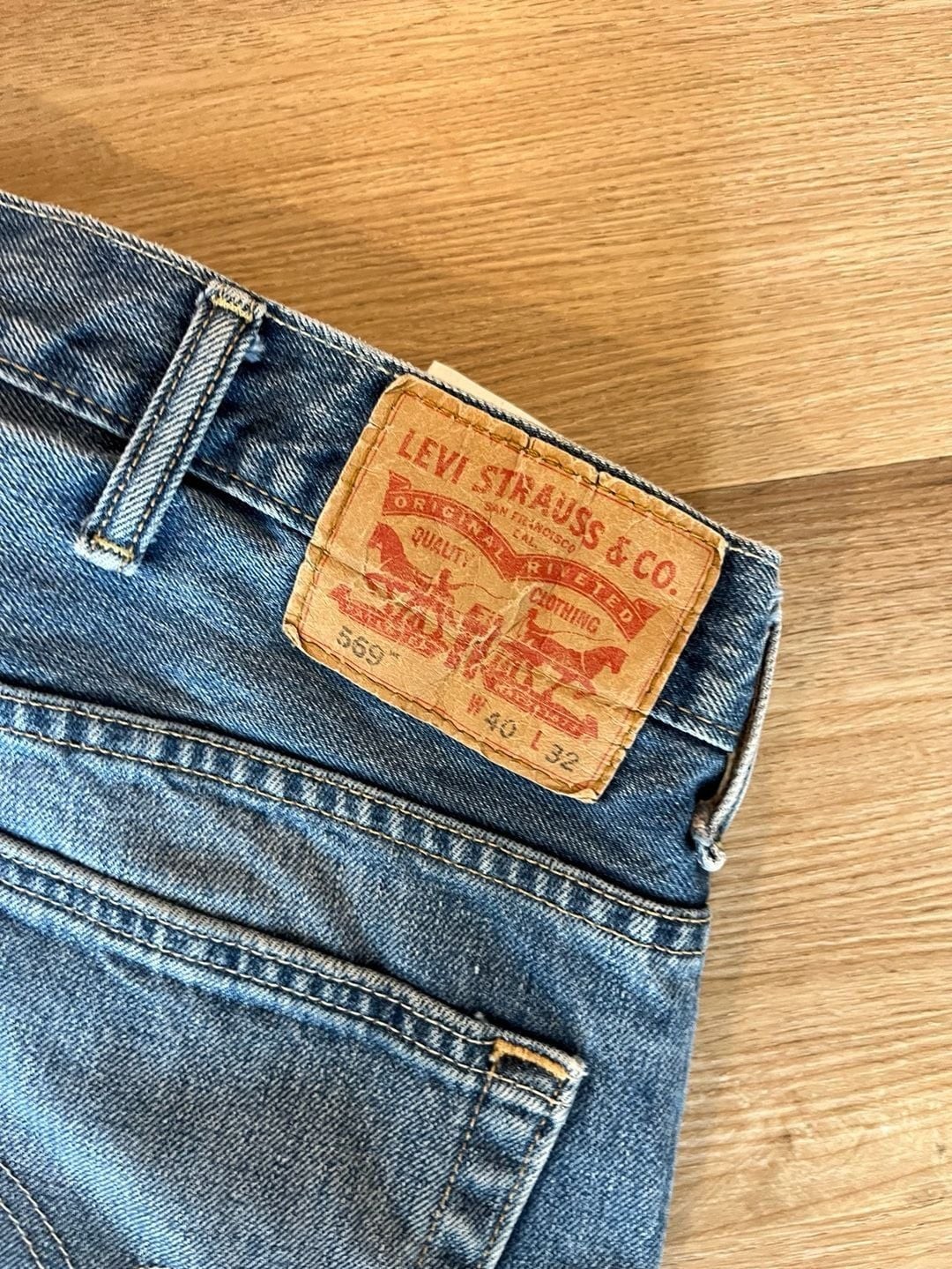Levi’s 569, Loose Straight Fit Blue Jeans, Medium Wash, Durable, 40×32