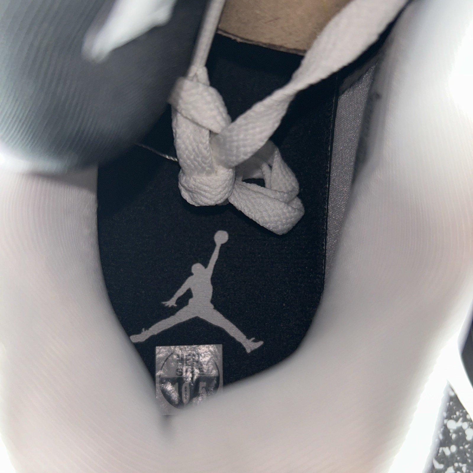 Size 10.5 – Jordan 4 Retro Mid Military Black