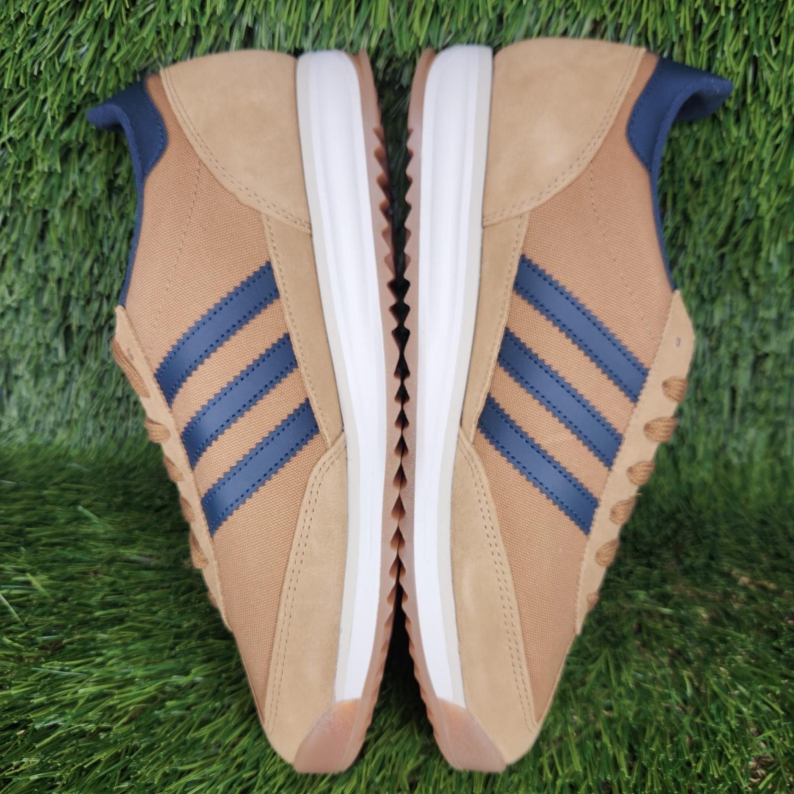 Adidas SL 72 RS Mens Brown /Navy Blue Stripe Gum Bottom Sneaker Originals JR8770