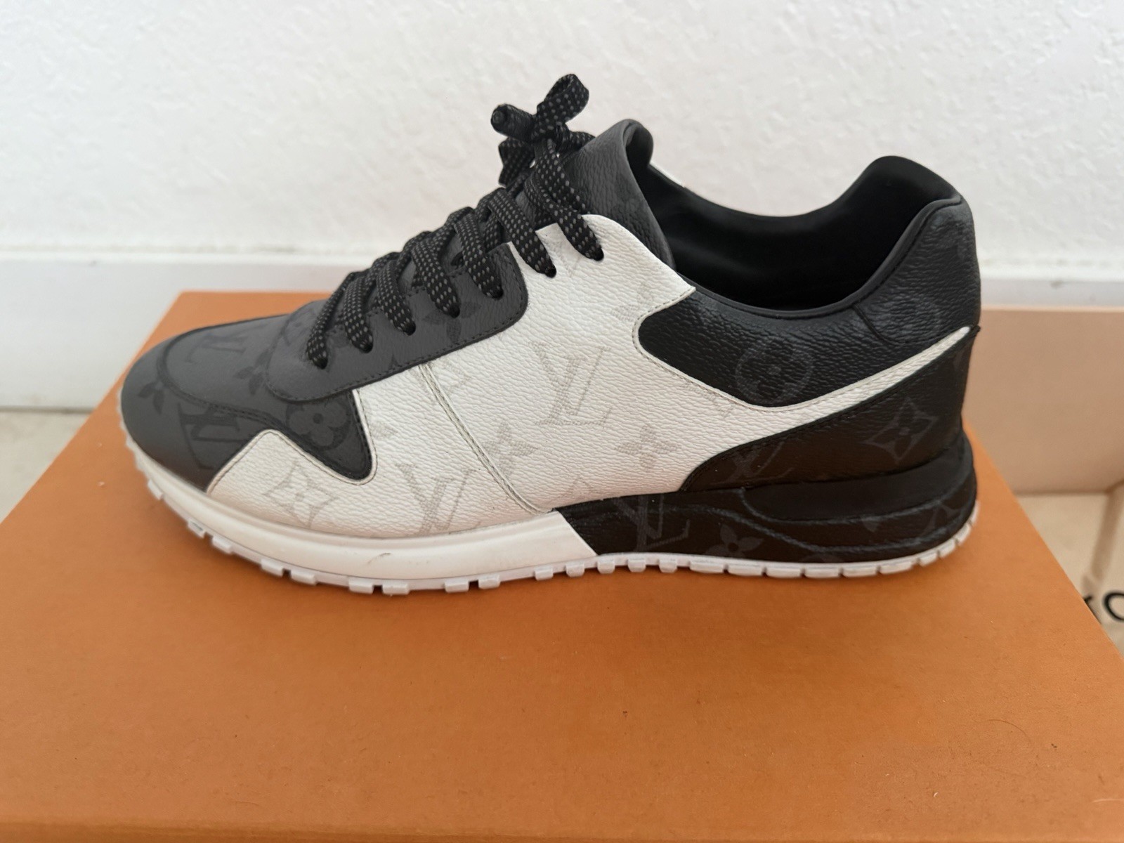 Louis Vuitton Run Away Sneaker Monogram White Eclipse Men’s Size UK 6/ US 7
