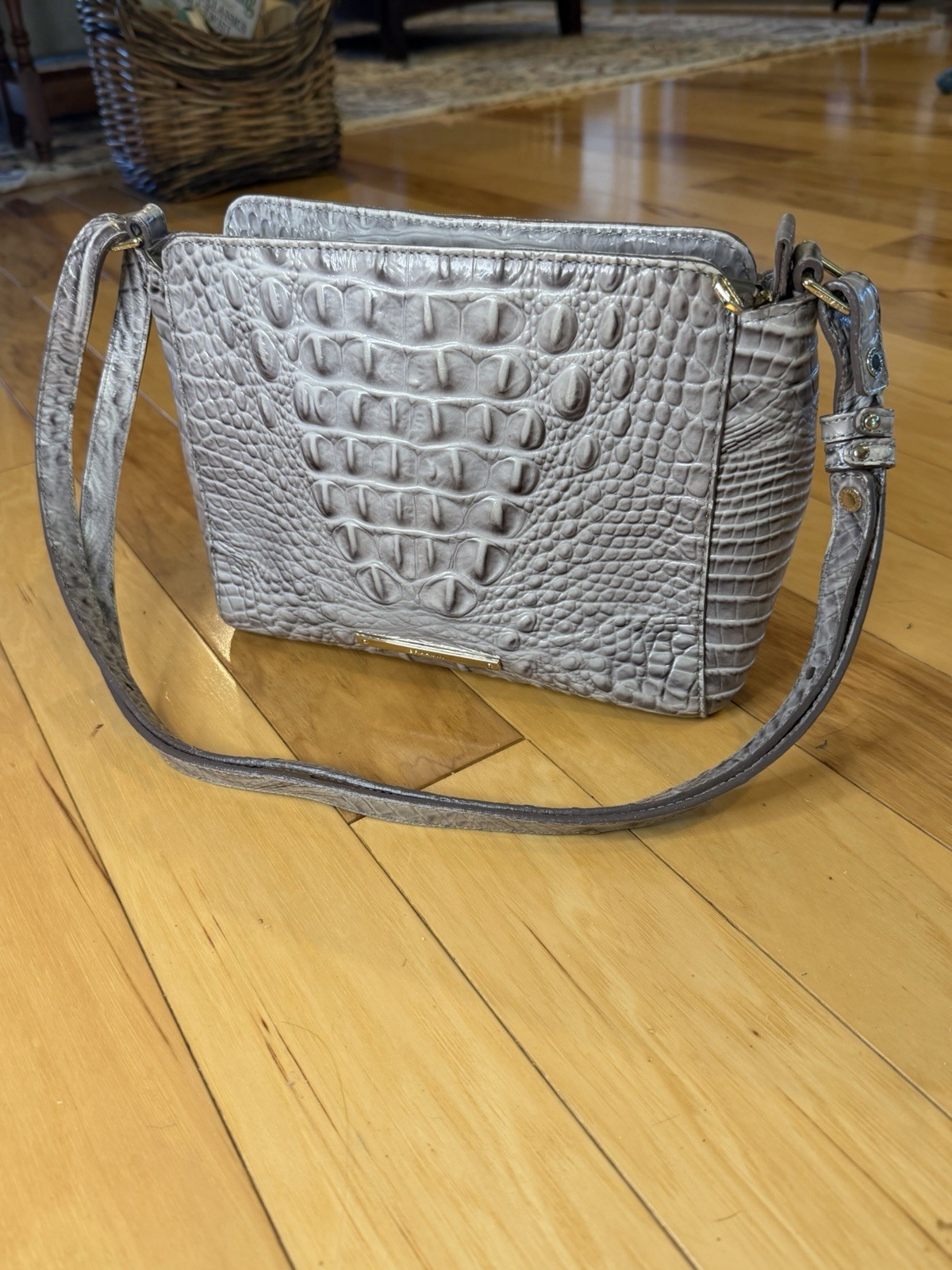 Brahmin Melbourne Gray Croc Embossed Leather Shoulder Bag Purse Gold Hardware