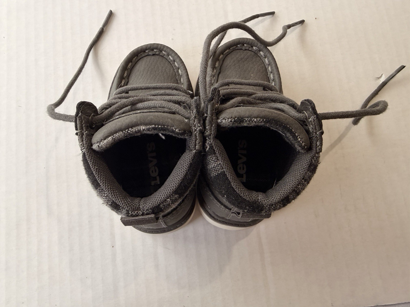 Levi’s Toddler Boys Gray Moc Toe Boots US 5 Red Tab Lace Up