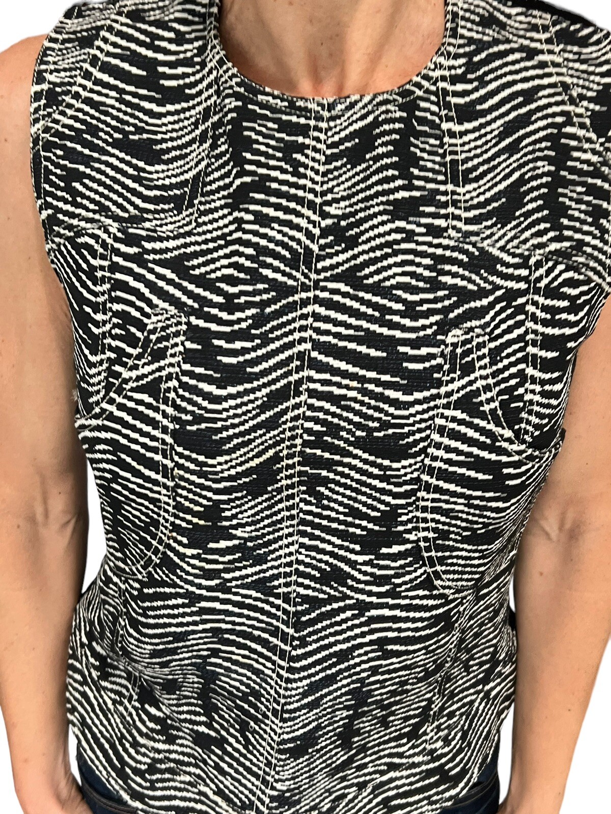 DEREK LAM Italy Black White Zebra Jacquard Stripe sleeveless Denim top SZ 4