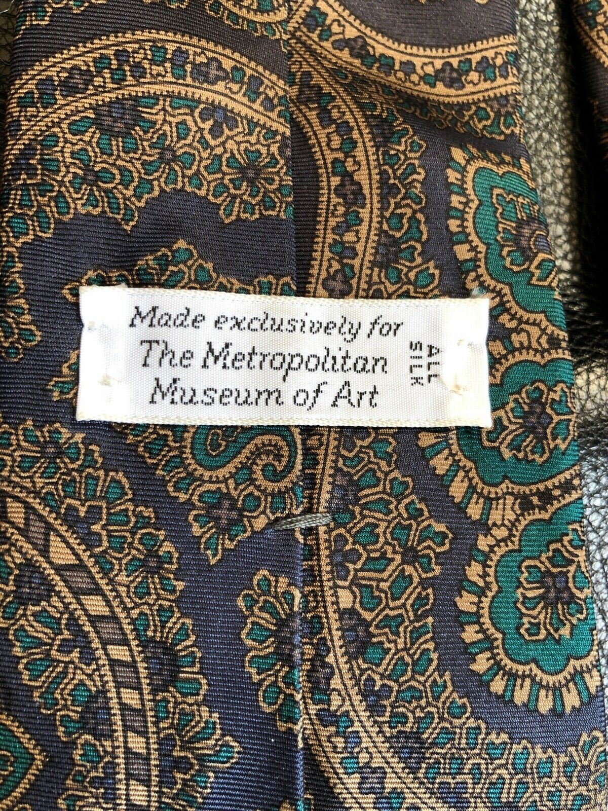 Blue green beige paisley Metropolitan Museum Of Art Neck Tie 100% Silk 56×3-1/8