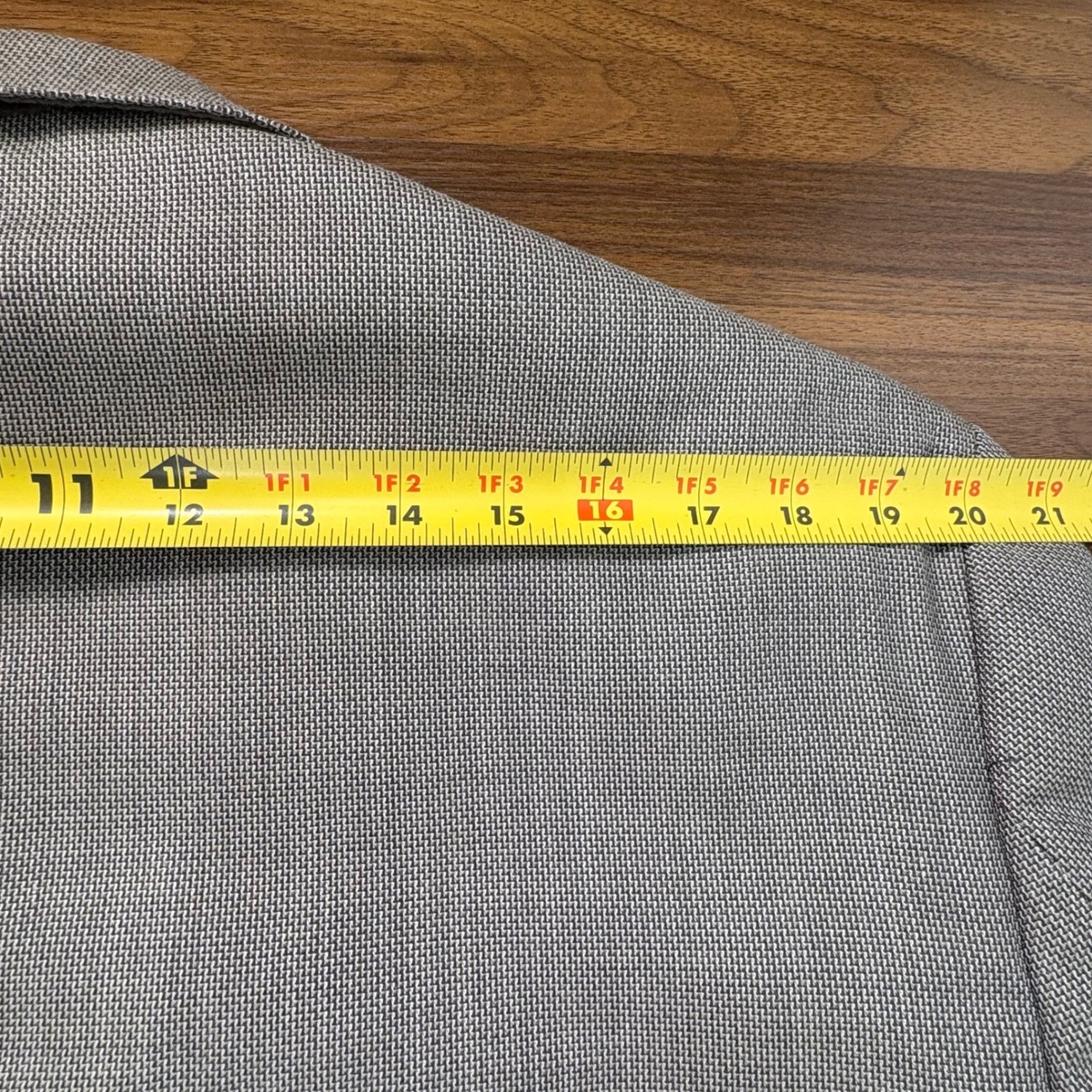 Calvin Klein Mens 46R Grey Silk Wool Blend 2 Button Blazer Sport Coat Jacket