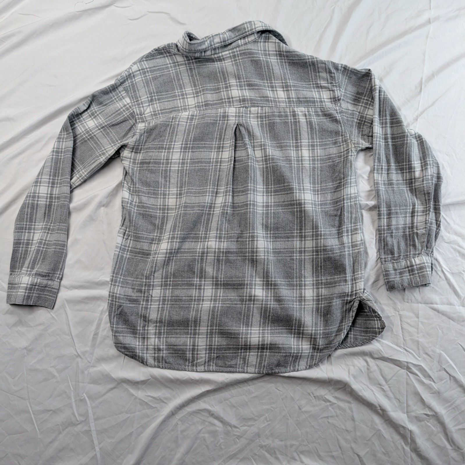 Old Navy The Boyfriend Shirt Gray Plaid Button Up Women’s Size M Classic