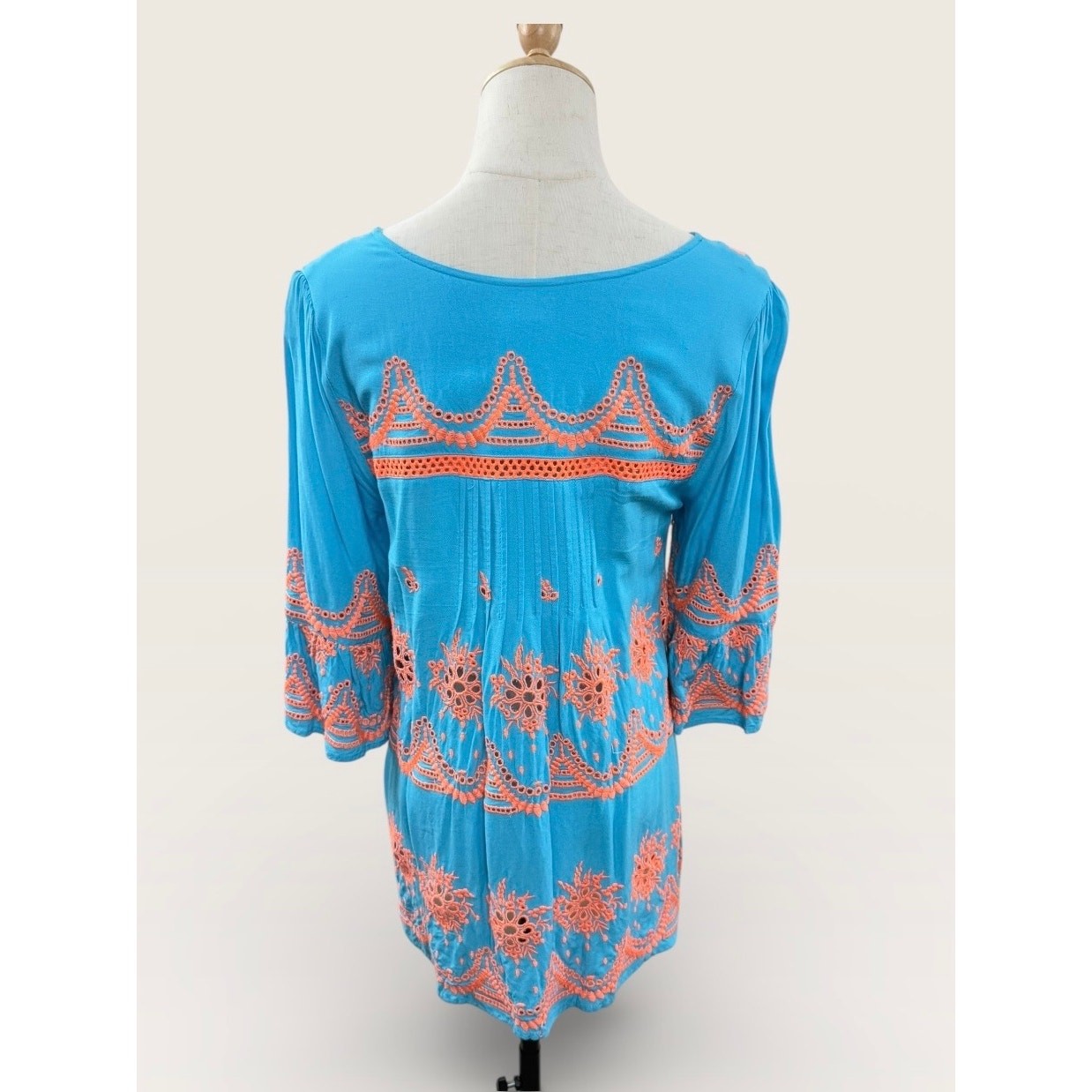Ivy Jane Turquoise Peasant Top w/Orange Eyelet Detail & Ruffle Sleeve, Size. M