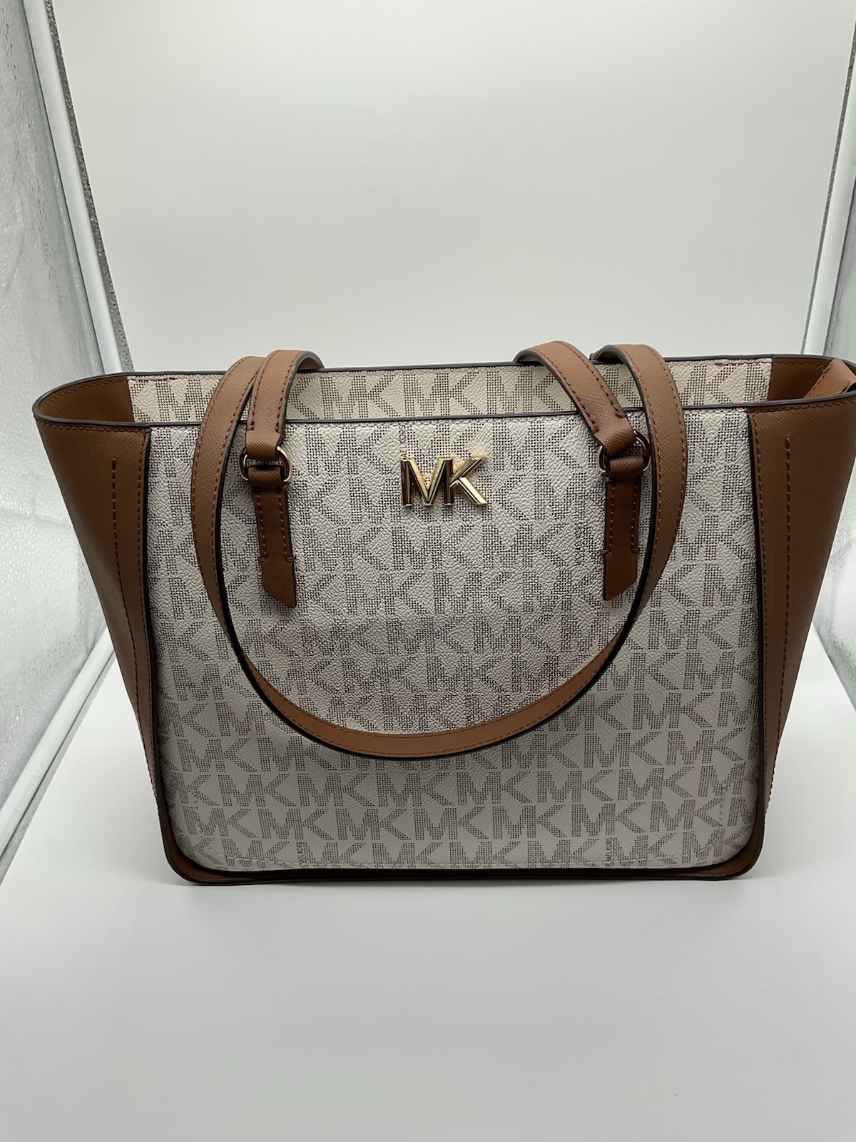 Michael Kors Sylvia Medium Tote Handbag Purse Vanilla/Lugg