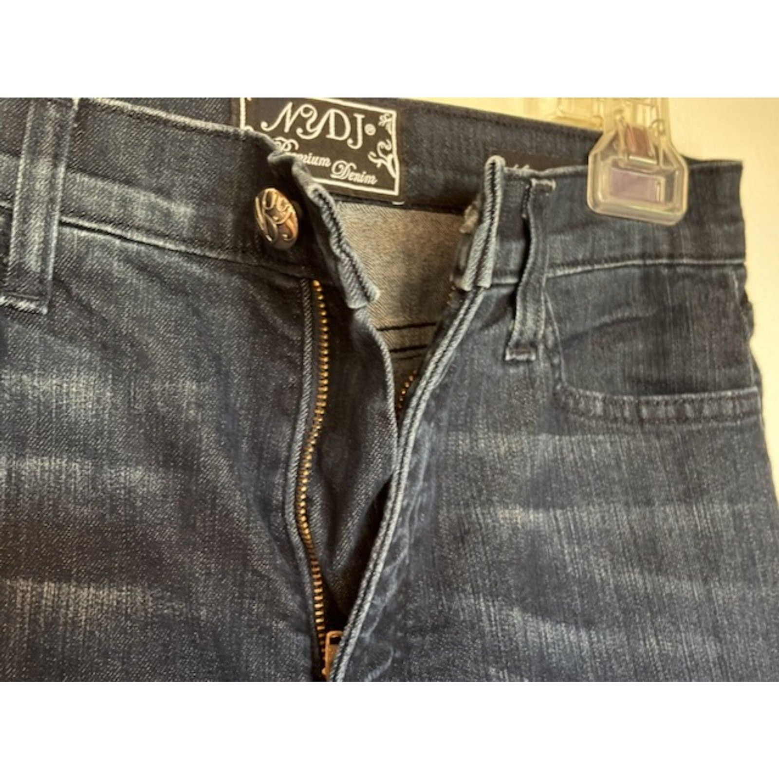 NYDJ Rhinestone Pocket Straight Leg Jeans Women’s Size 4 Dark Wash Stretch Denim