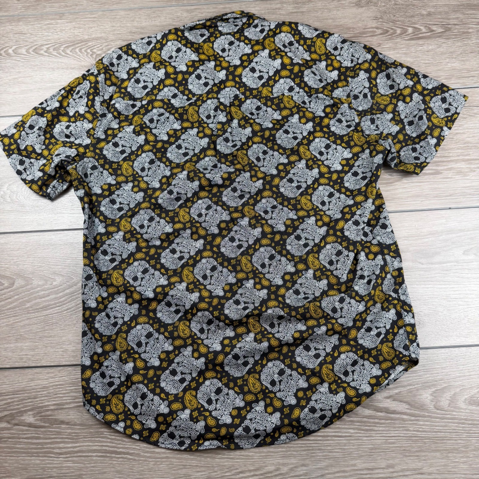 WXYZ Mens Button Up Shirt Skull Paisley Print Black Yellow Large