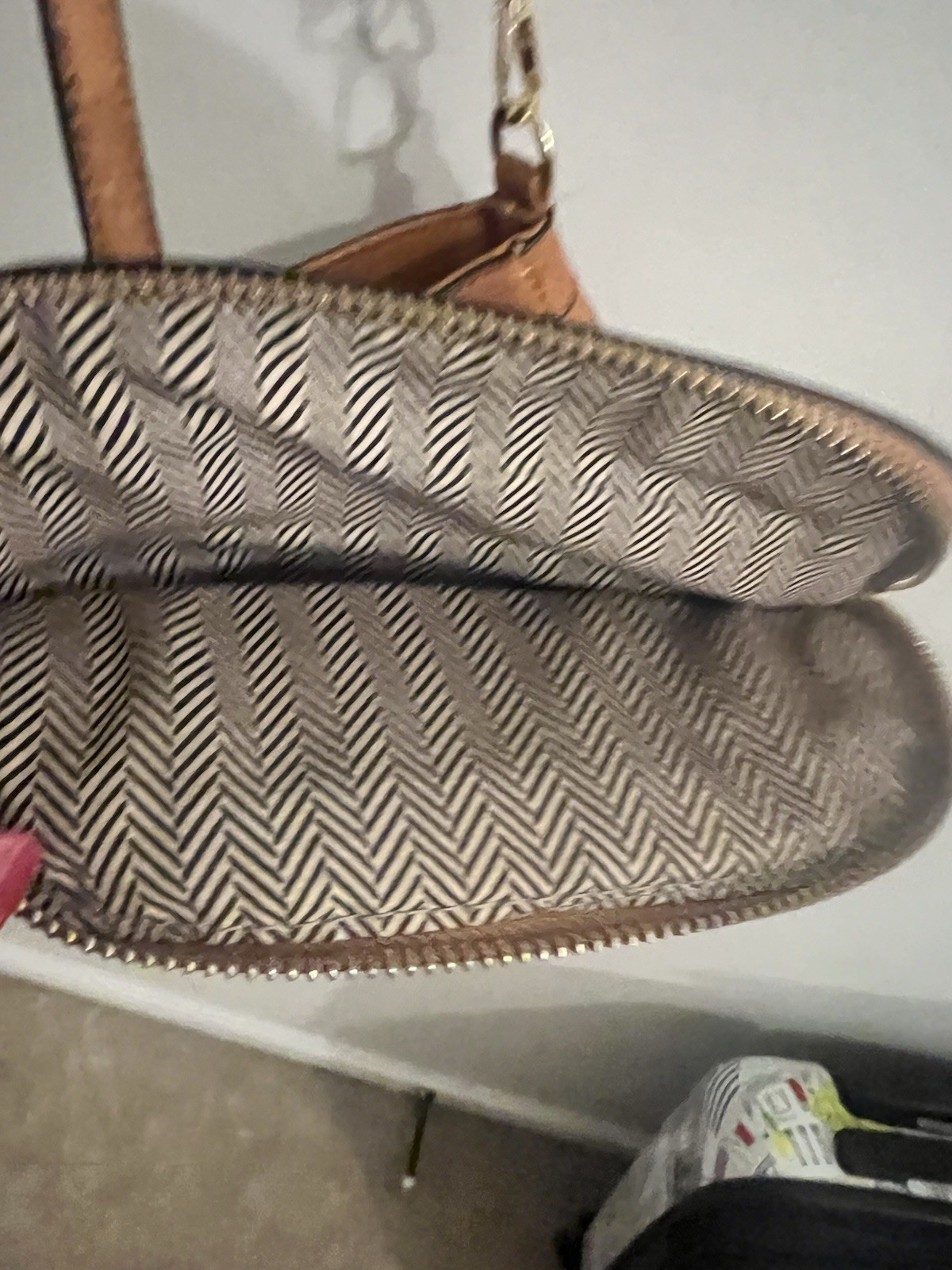 Moda Luxe Women’s Small Brown Chevron Crossbody Gold Zip Adjustable Strap