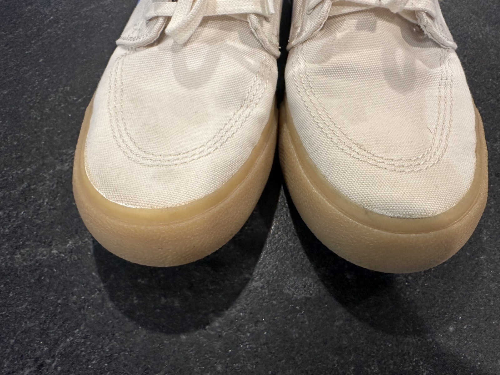 NIKE ZOOM JANOSKI SB – USED SIZE 9.5 – PALE IVORY PACIFIC BLUE