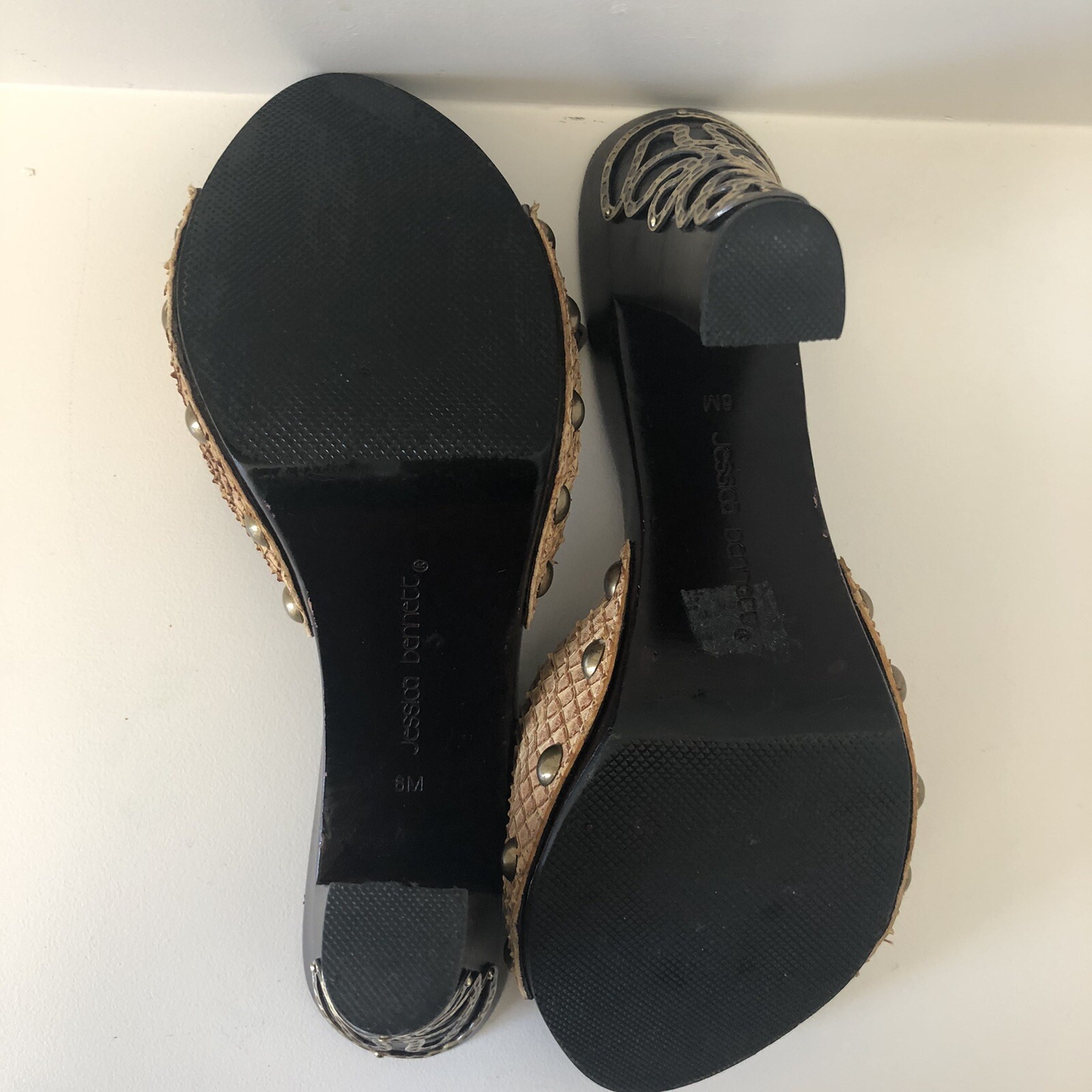 Jessica Bennett Slide Shoe SIZE 6M Wood Sole Tan Sandal Buckle Studs Embellished